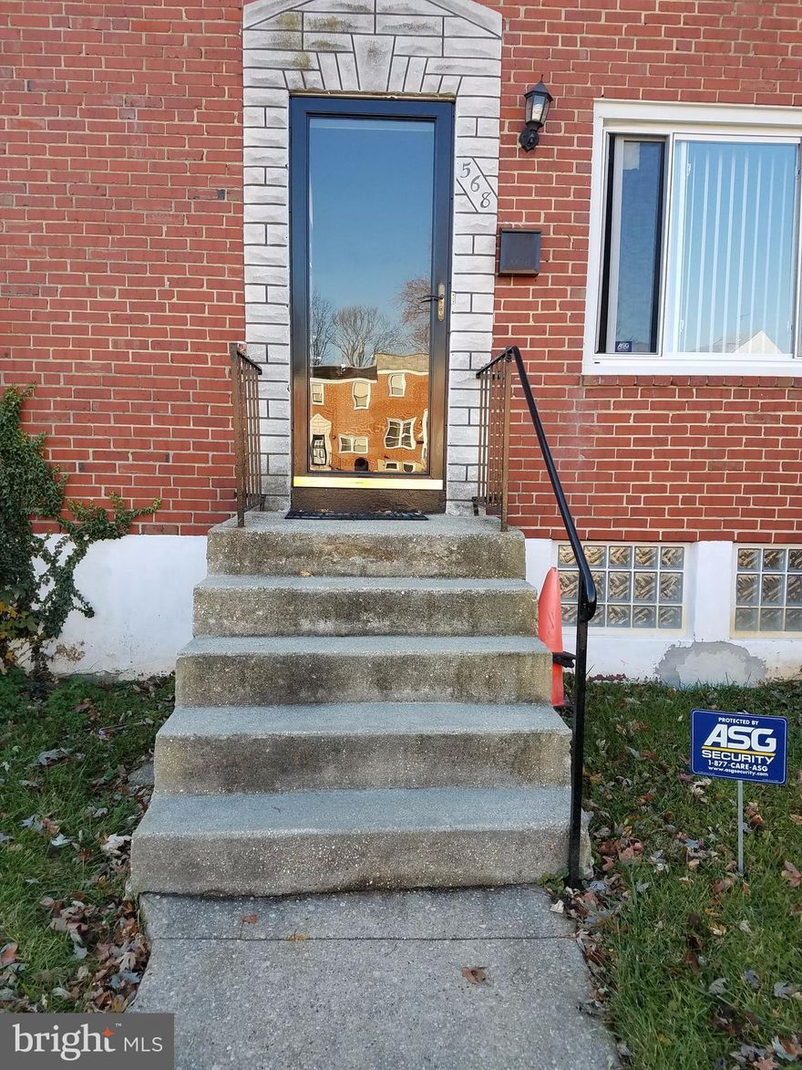 immaculant 2 bedroom town home 1 full bath, totally updated clean as a whistle. bring.contingent upon seller finding home of her choice. Showing days TUESDAY,WEDNESDAY, SATURDAY, SUNDAY>