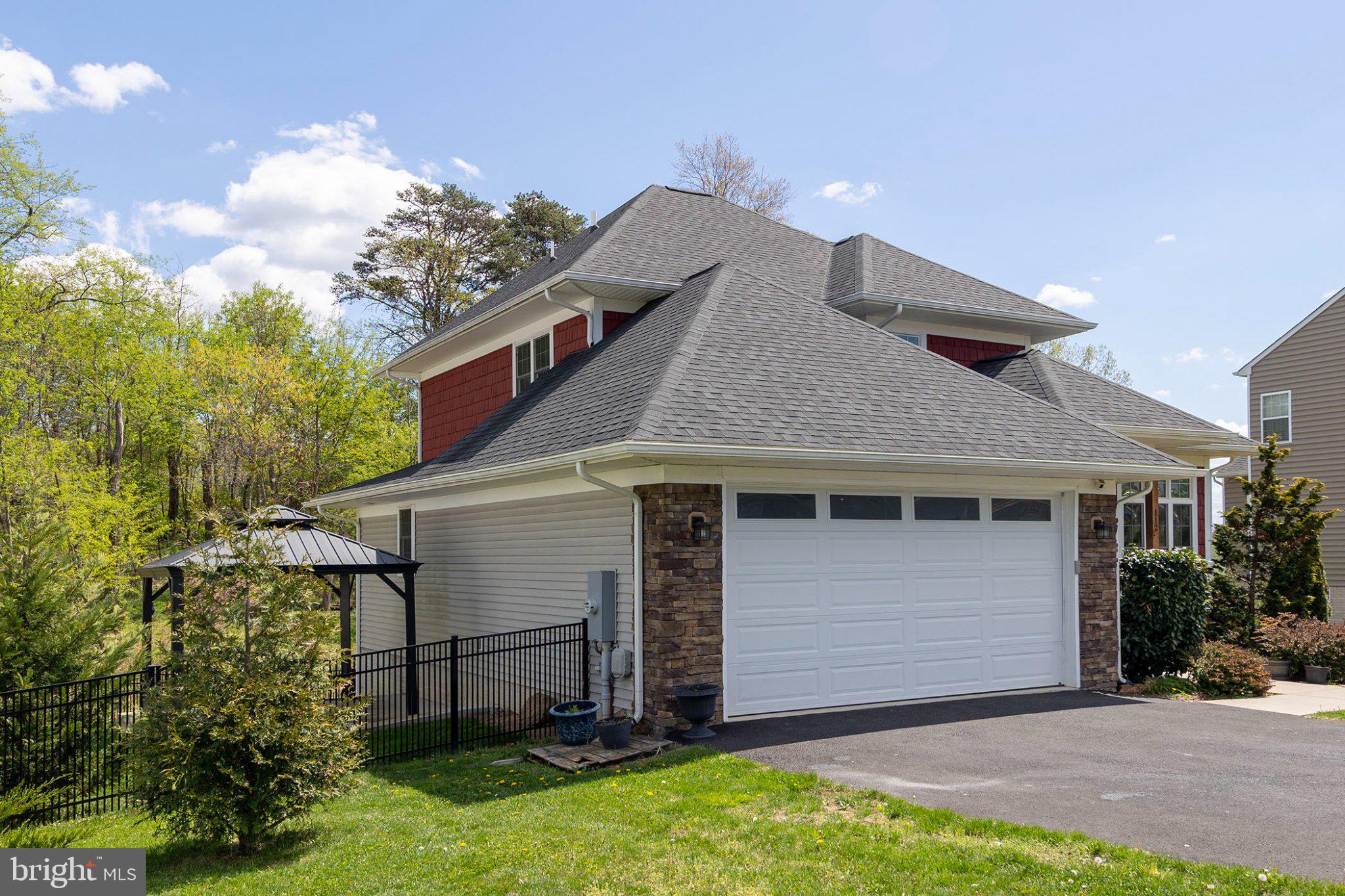 LAKE HOLIDAY ESTATES - Residential