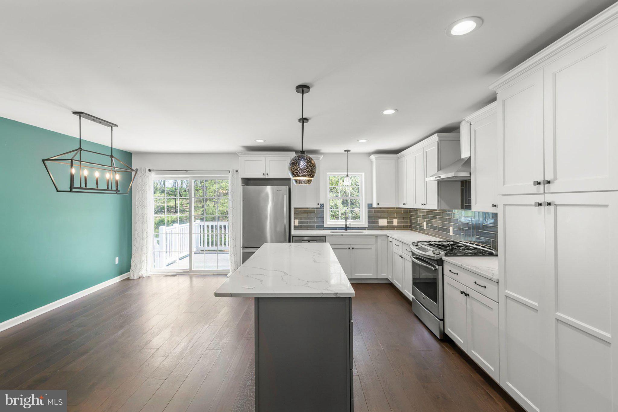 LAKE HOLIDAY ESTATES - Residential