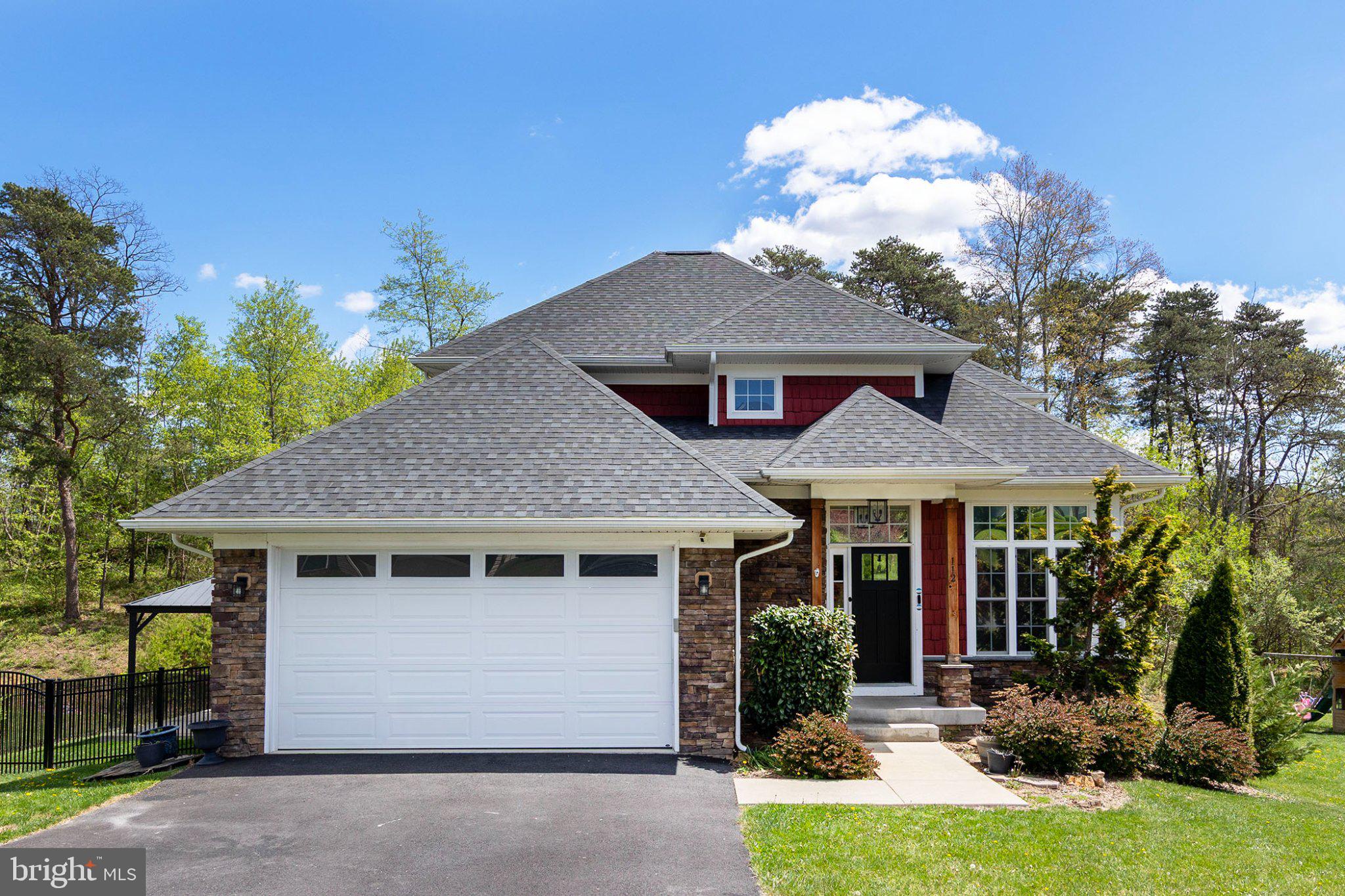 LAKE HOLIDAY ESTATES - Residential