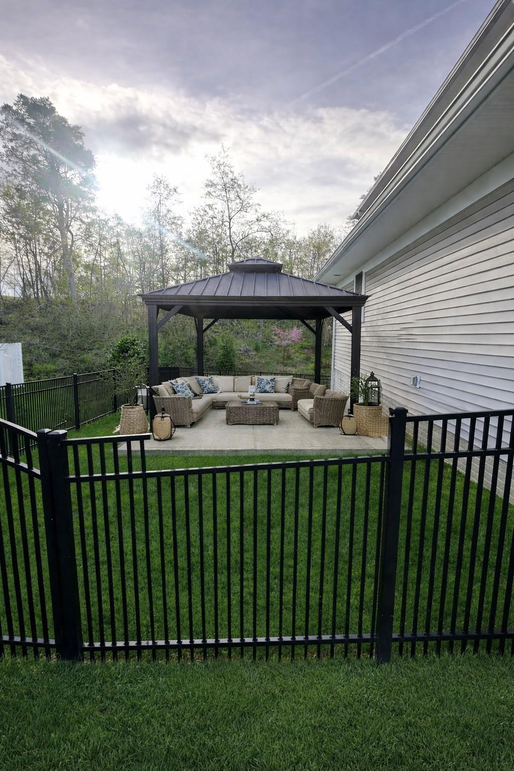 LAKE HOLIDAY ESTATES - Residential