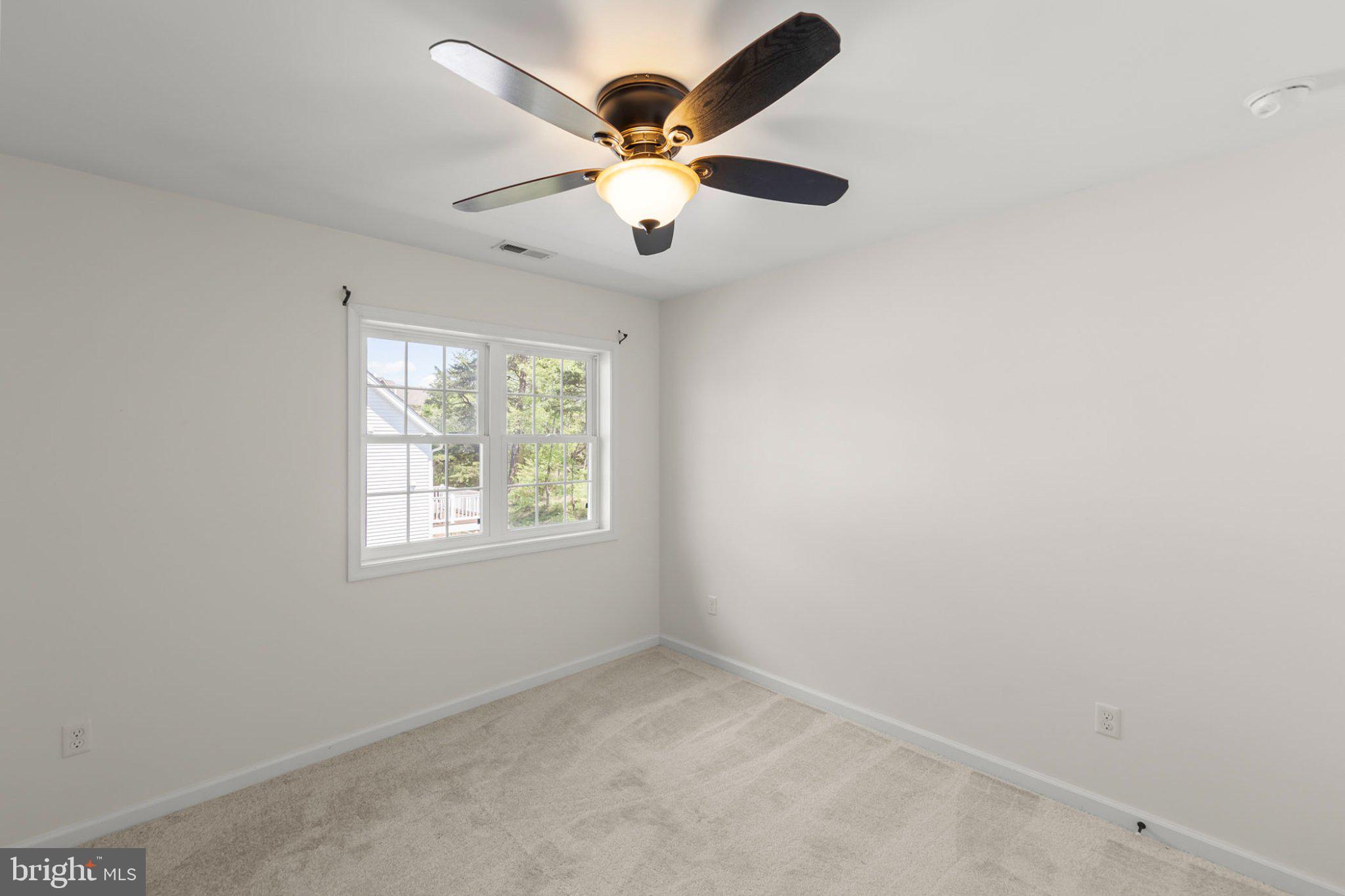 LAKE HOLIDAY ESTATES - Residential