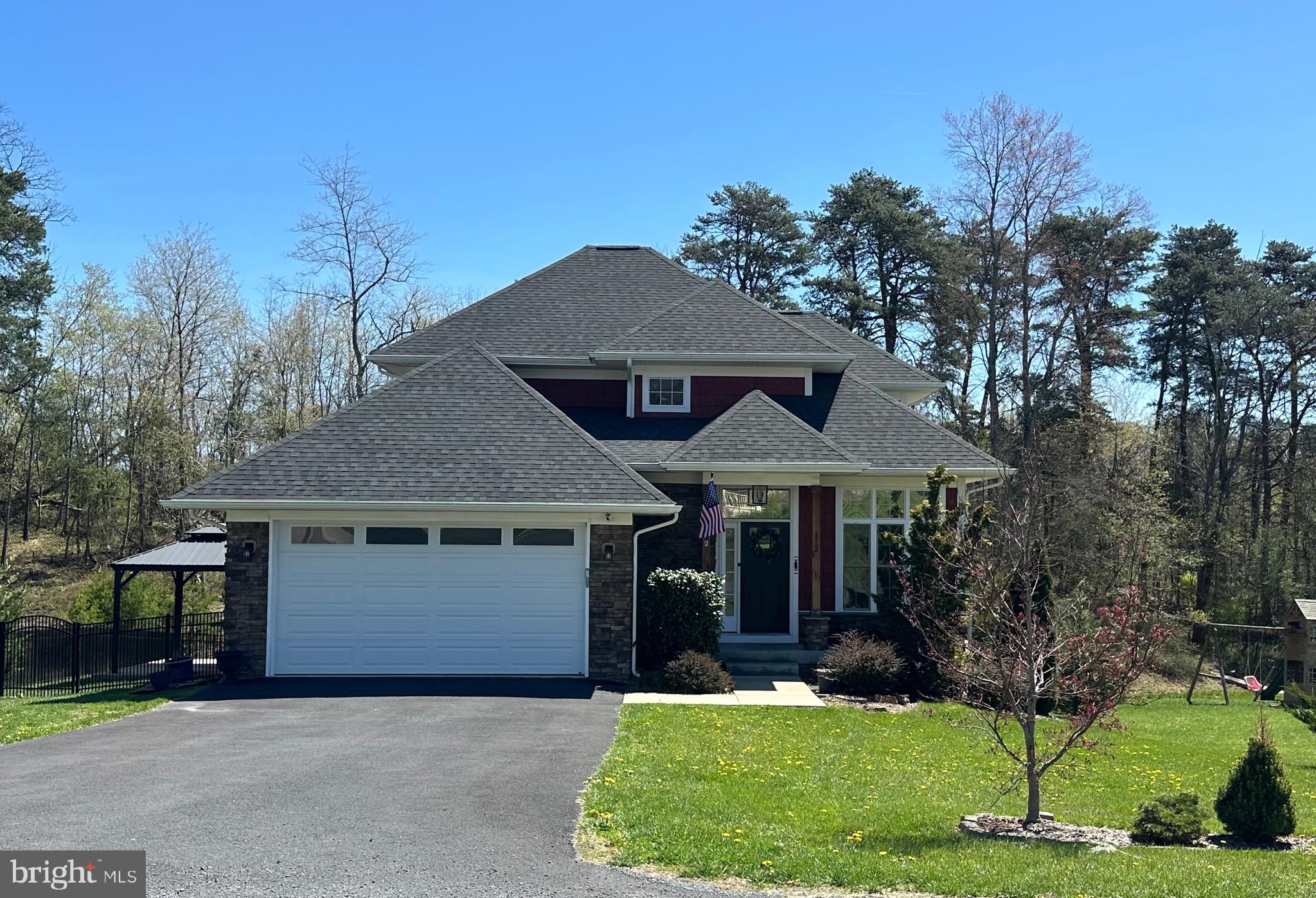 LAKE HOLIDAY ESTATES - Residential