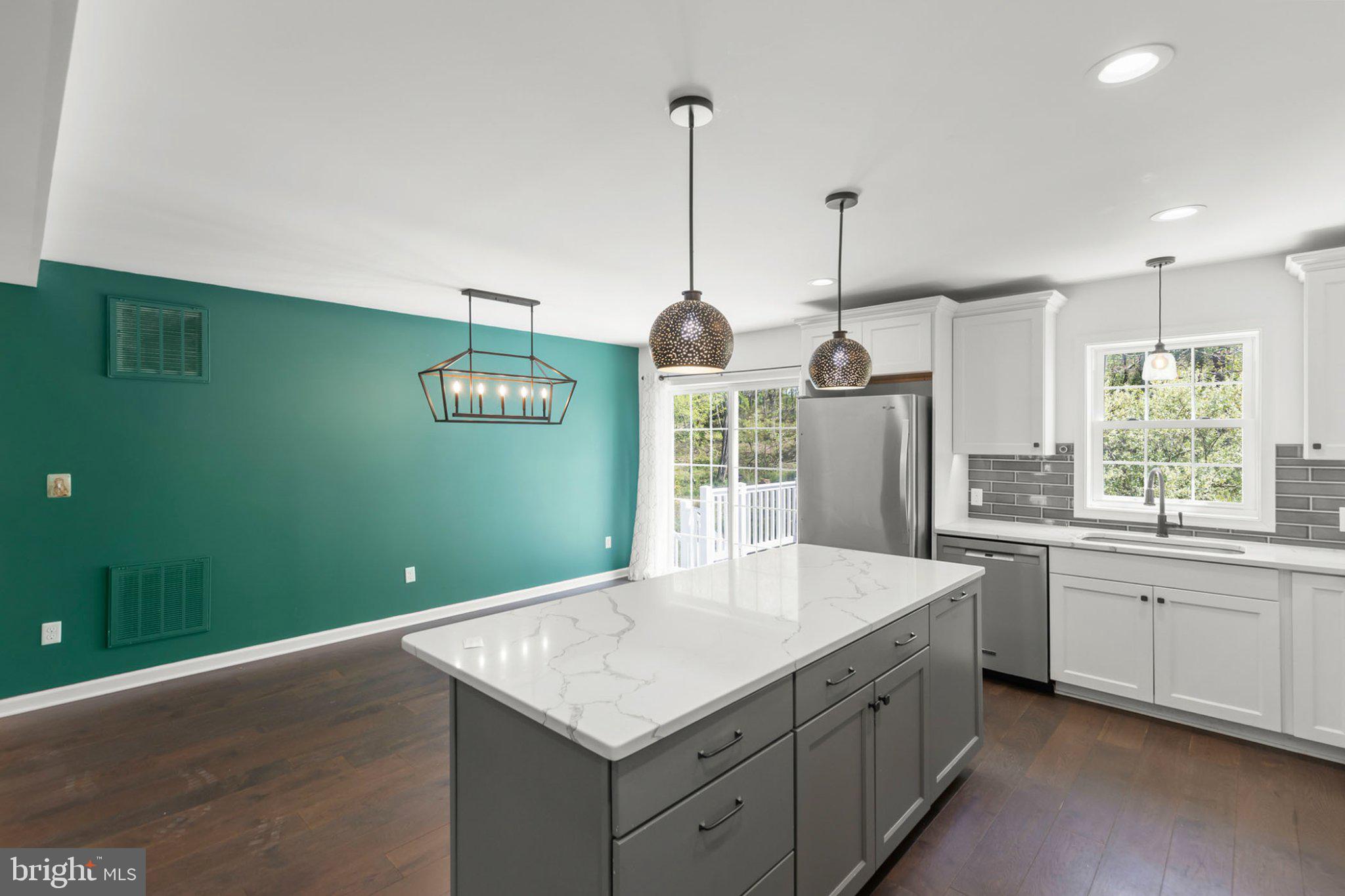 LAKE HOLIDAY ESTATES - Residential