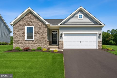 Homes For Sale - 11 Nuthatch Dr. Dr #186<br/> GETTYSBURG, PA 17325