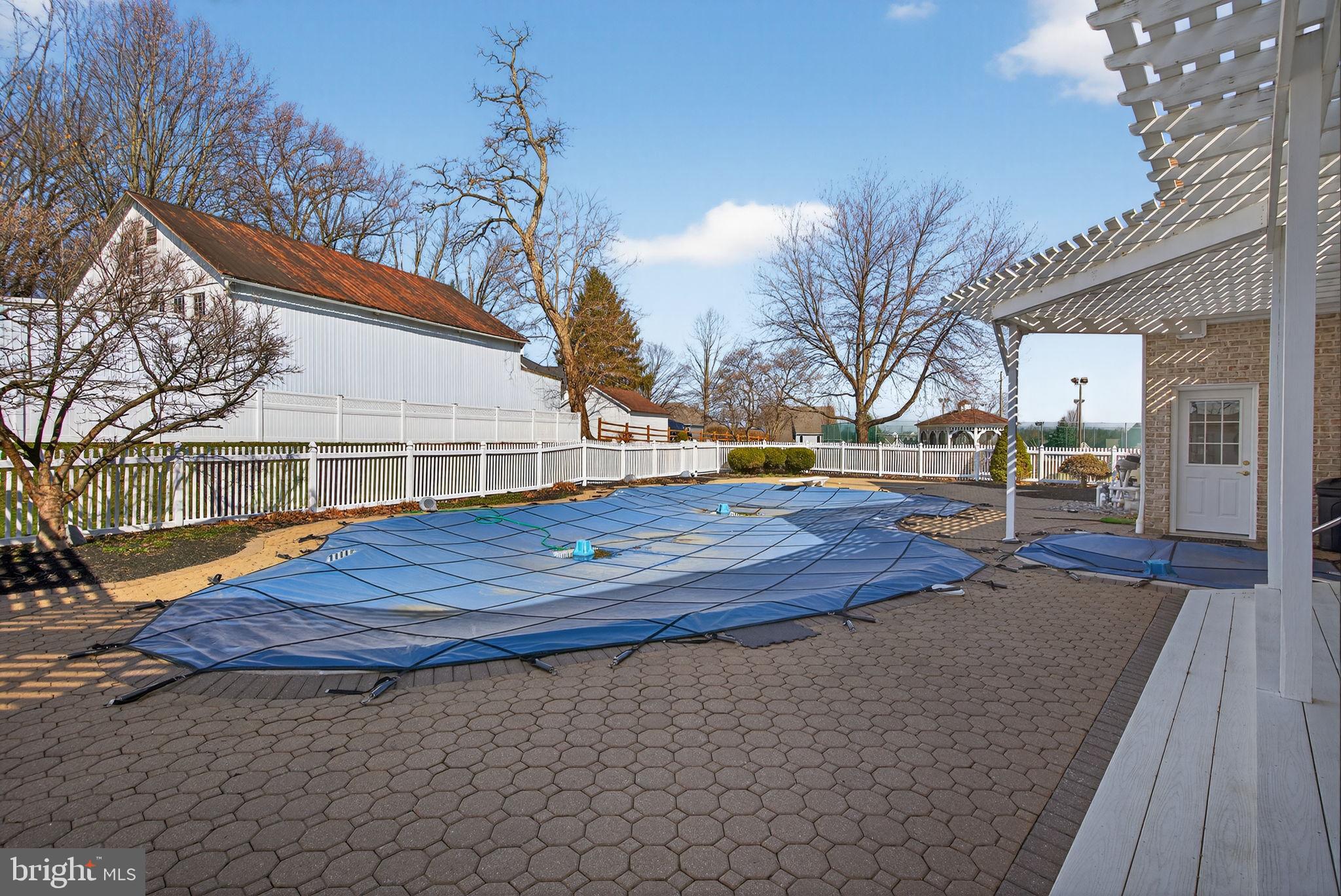 OAK LANE - Residential