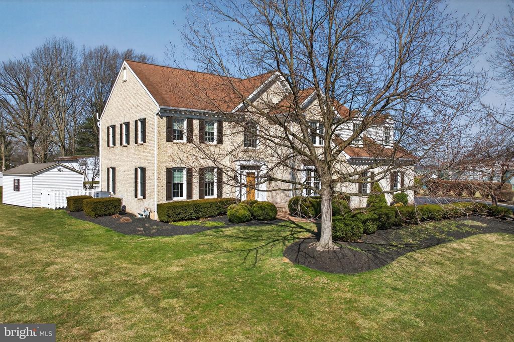 Photo of 1137 Oakmont Drive, LANCASTER, PA 17601 (MLS # PALA2083742)