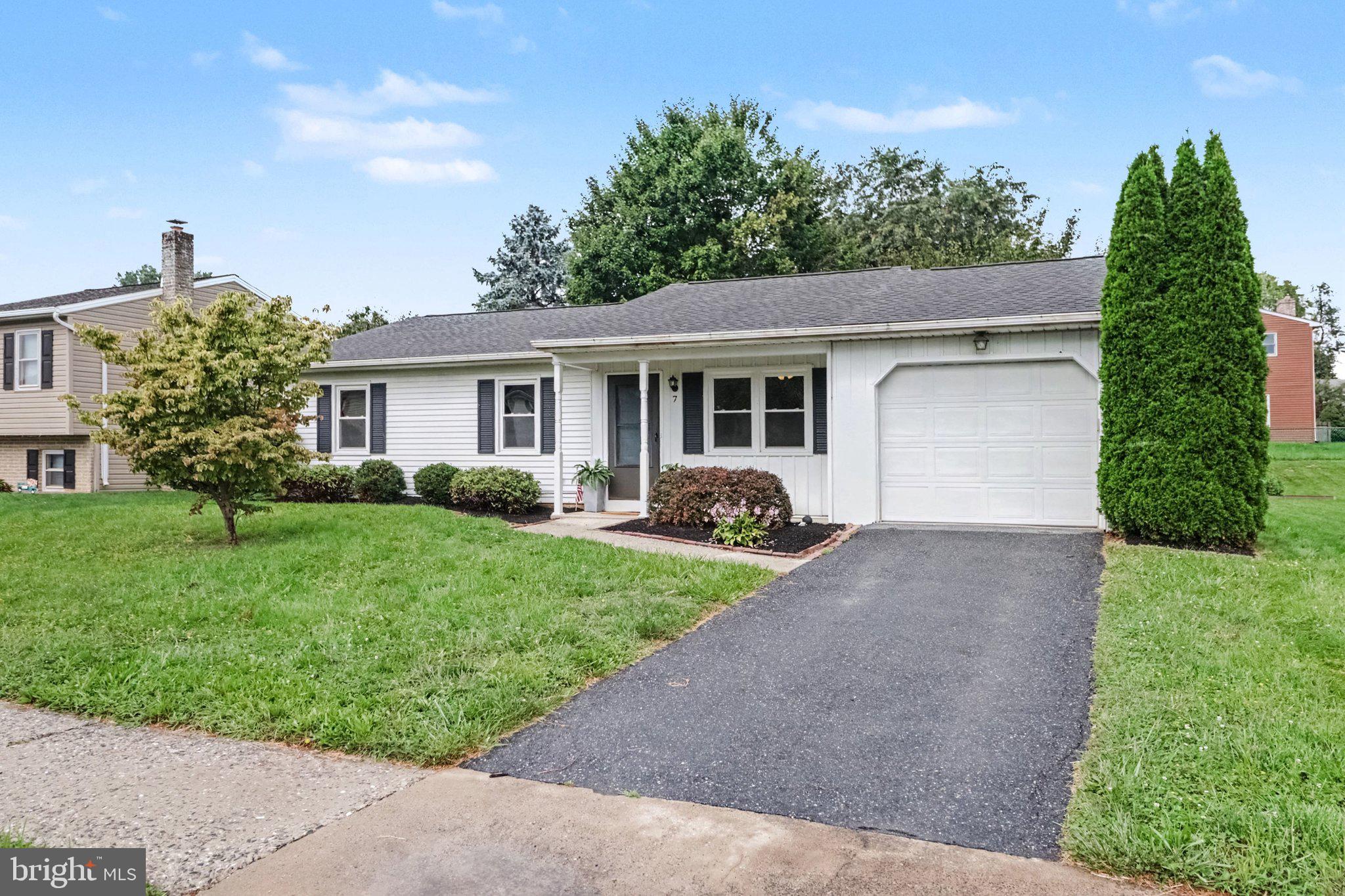 7 KINGSWOOD DRIVE