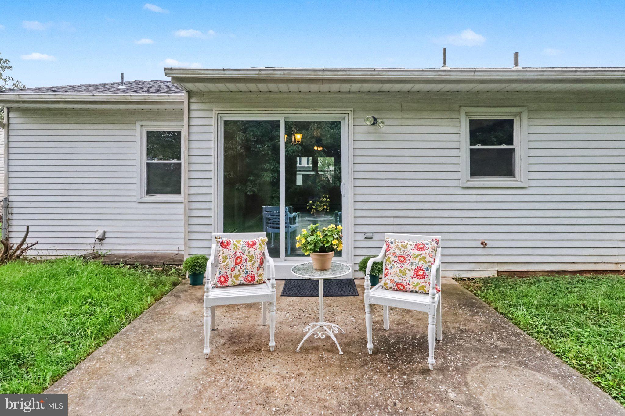 7 KINGSWOOD DRIVE
