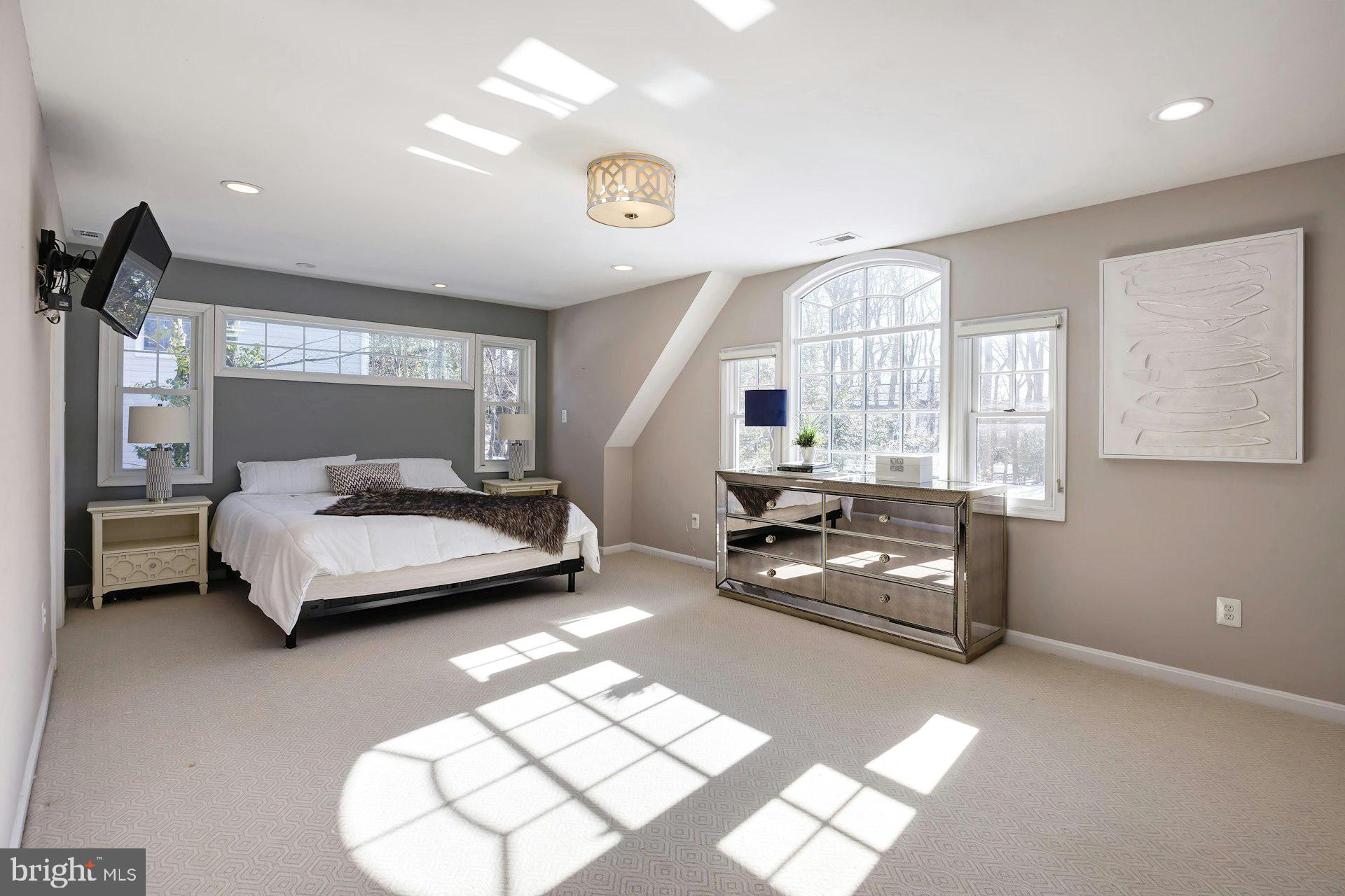 MCHENRY HEIGHTS - Residential