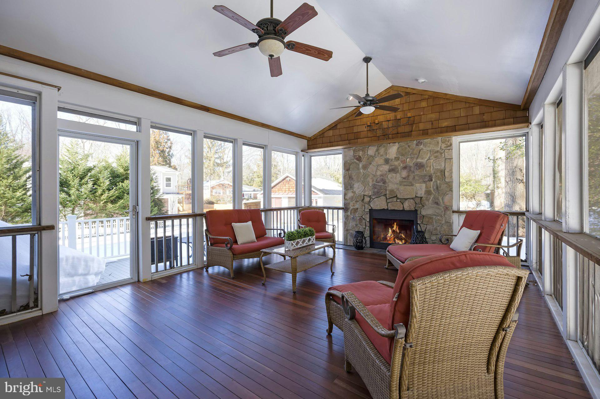 MCHENRY HEIGHTS - Residential