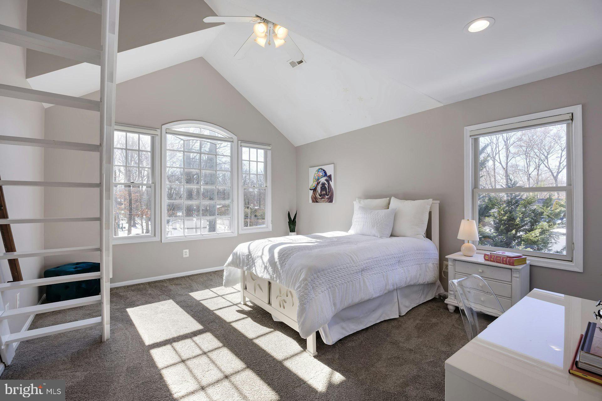 MCHENRY HEIGHTS - Residential