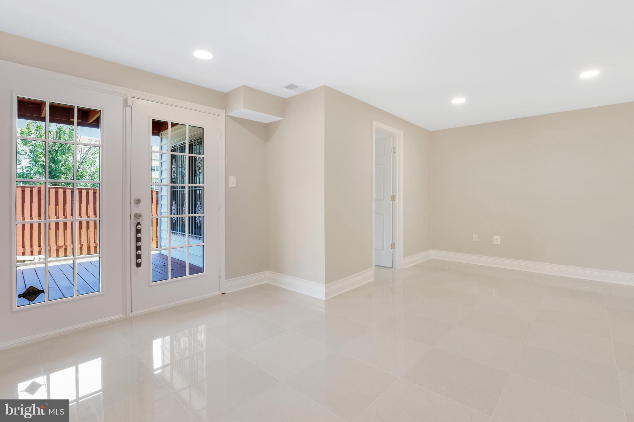 PRINCE WILLIAM COMMONS - Residential