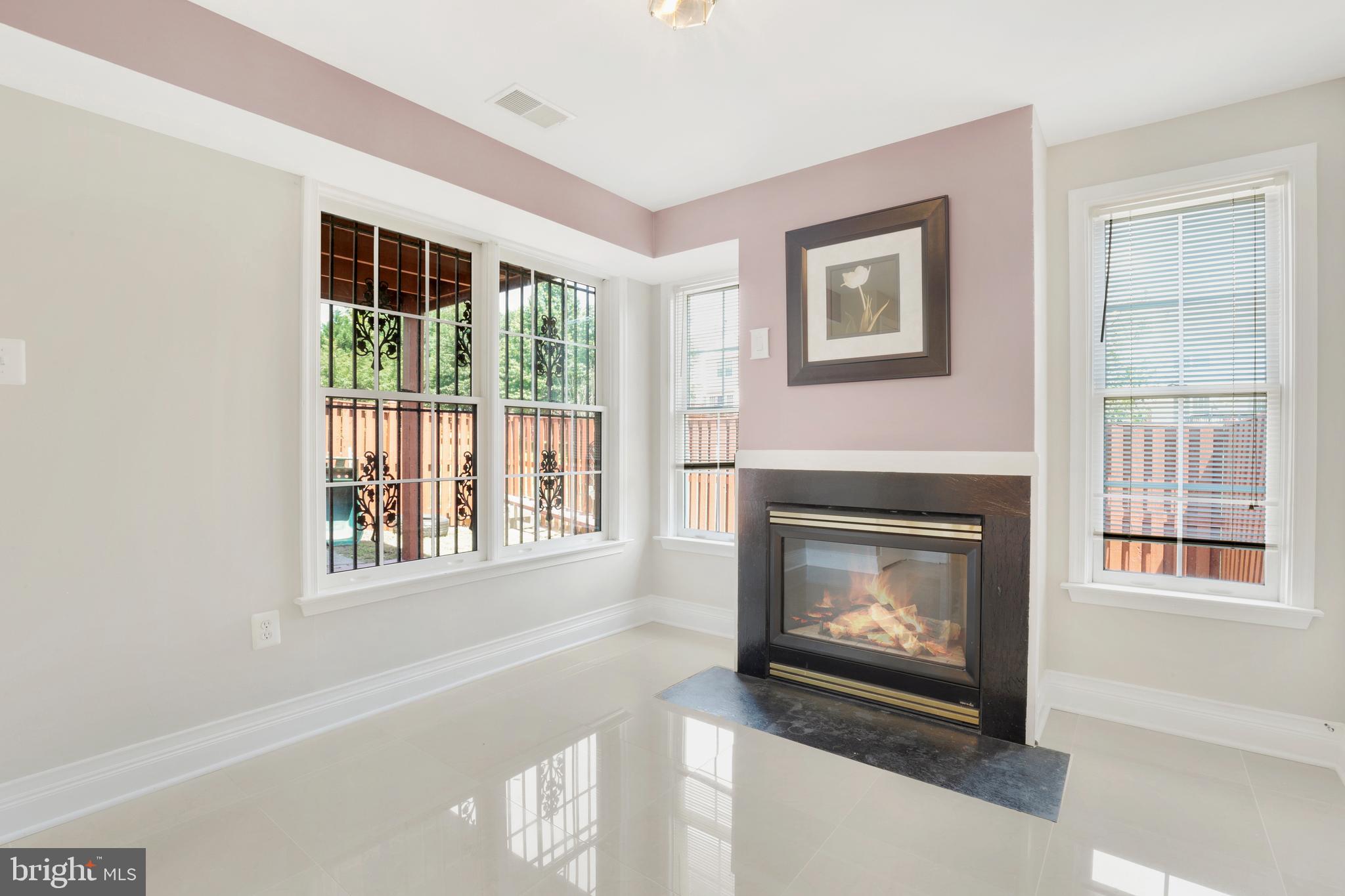 PRINCE WILLIAM COMMONS - Residential