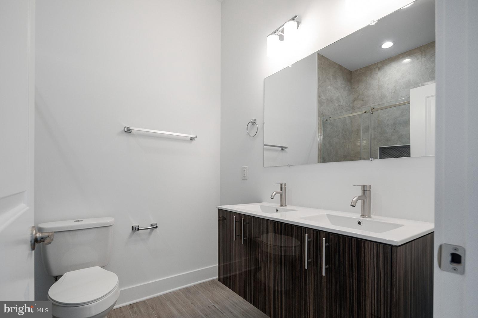 2032 E SUSQUEHANNA AVENUE 2