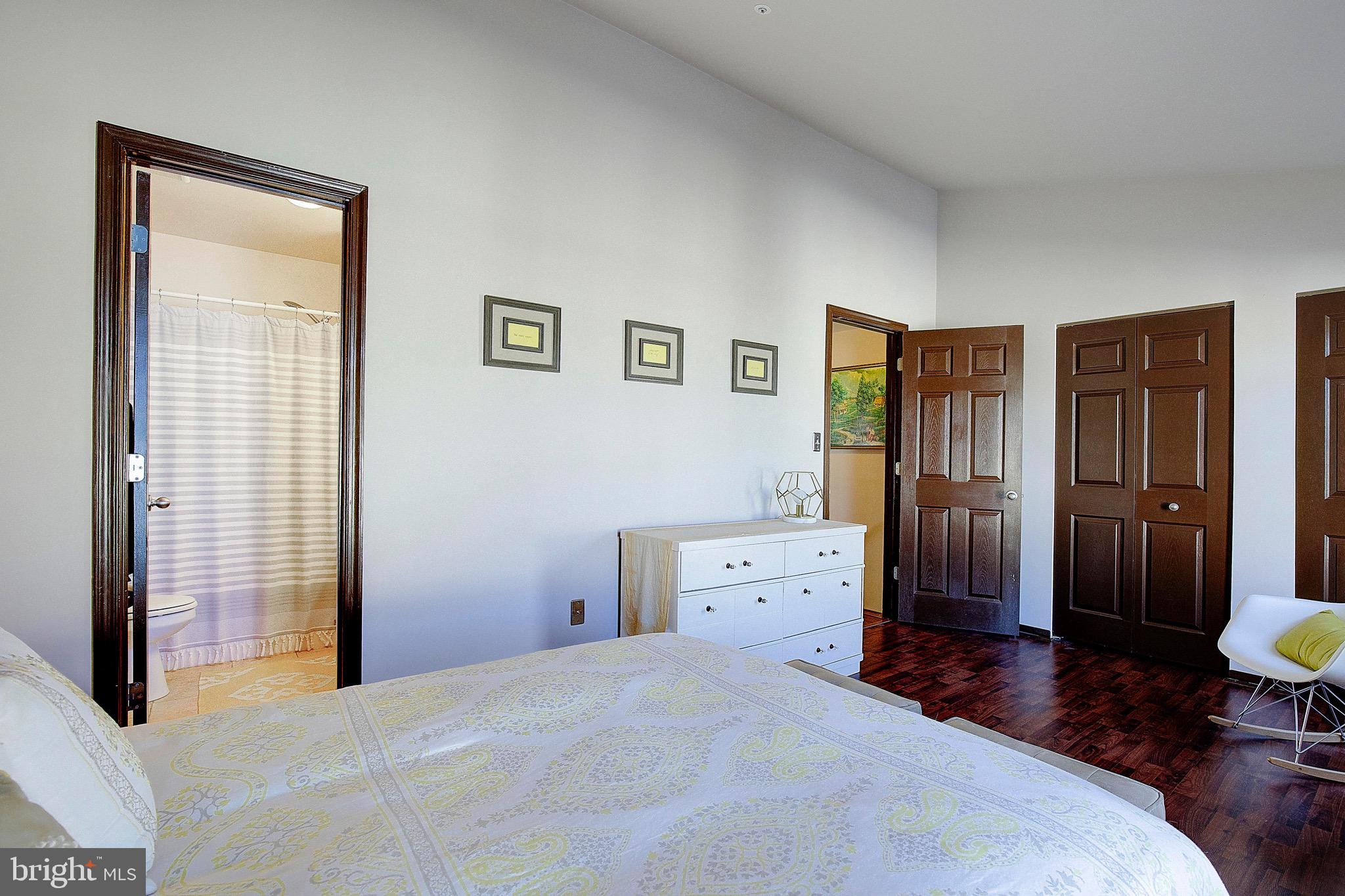 BURNT OAKS - Residential