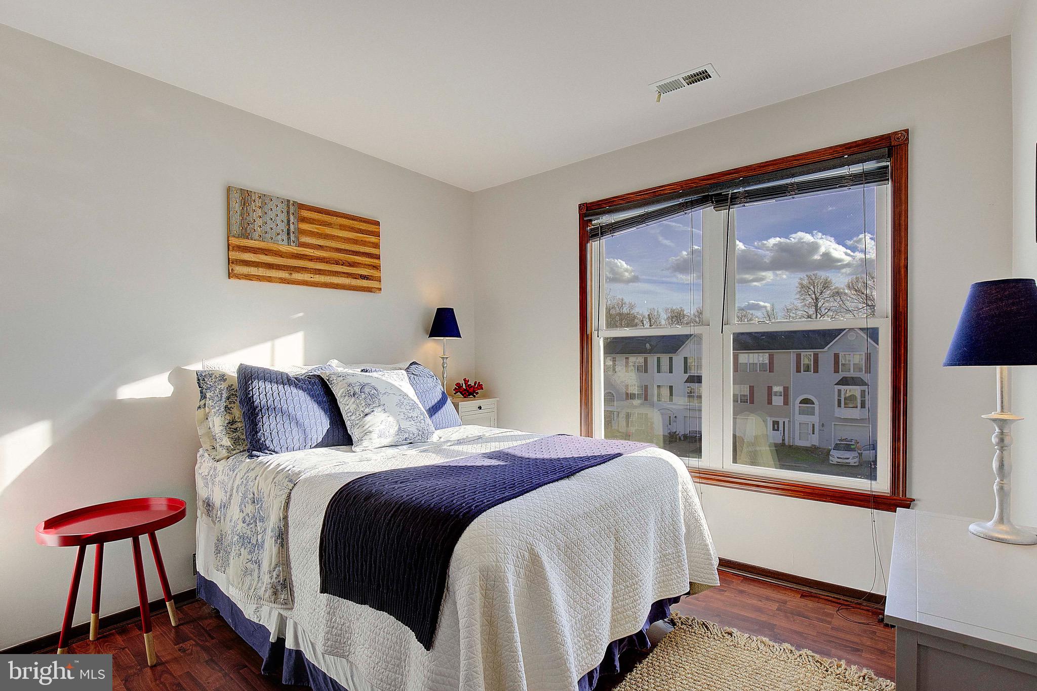 BURNT OAKS - Residential