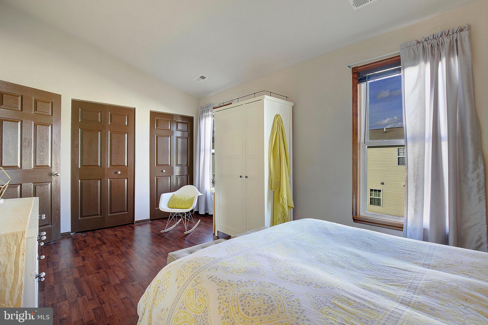 BURNT OAKS - Residential