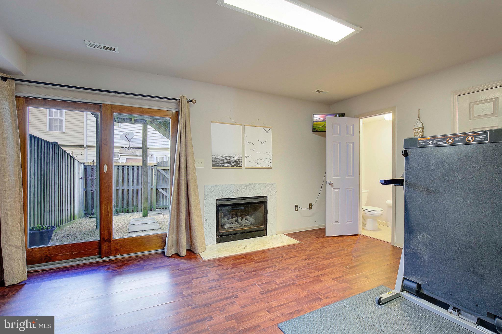 BURNT OAKS - Residential