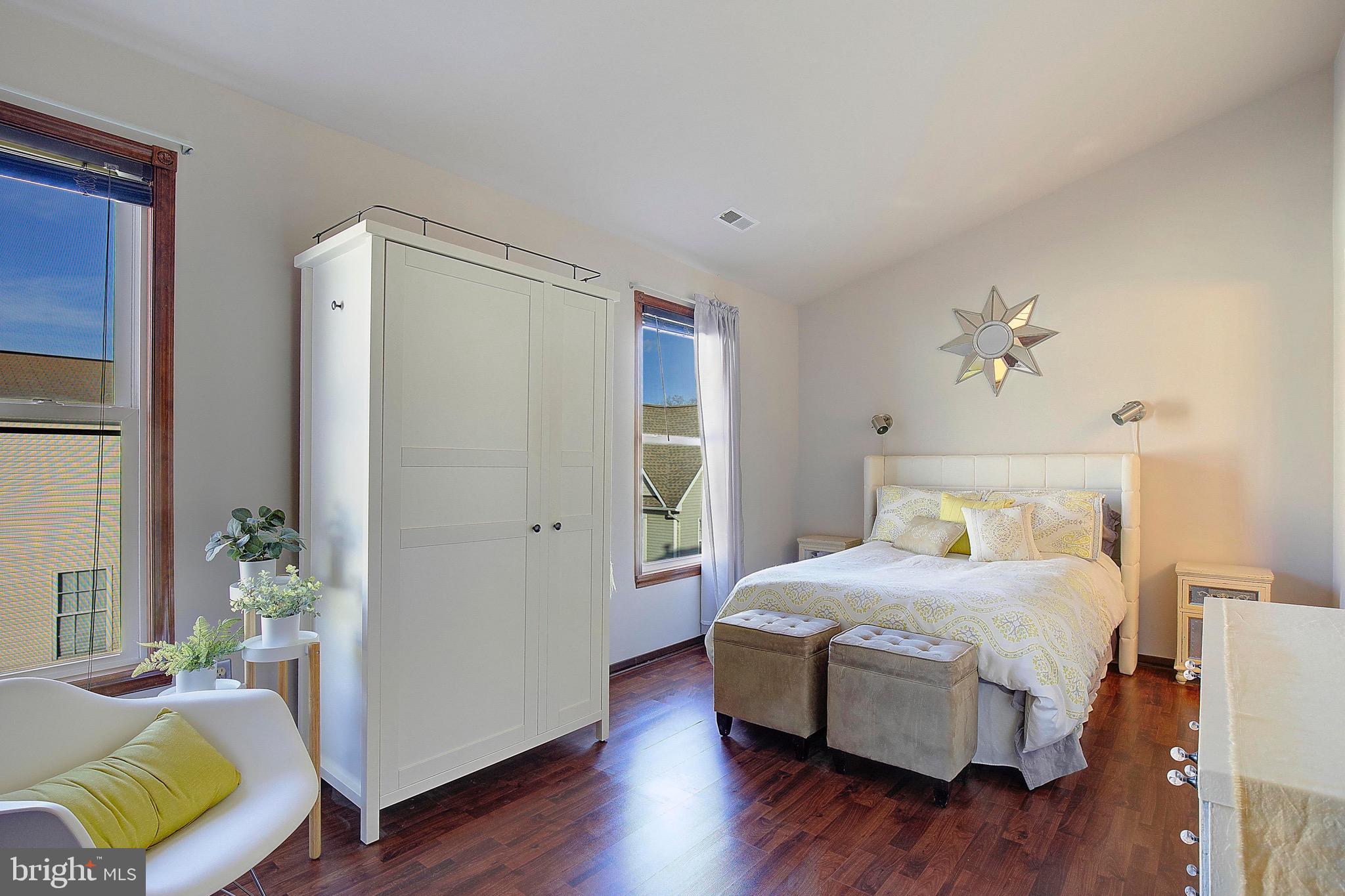 BURNT OAKS - Residential