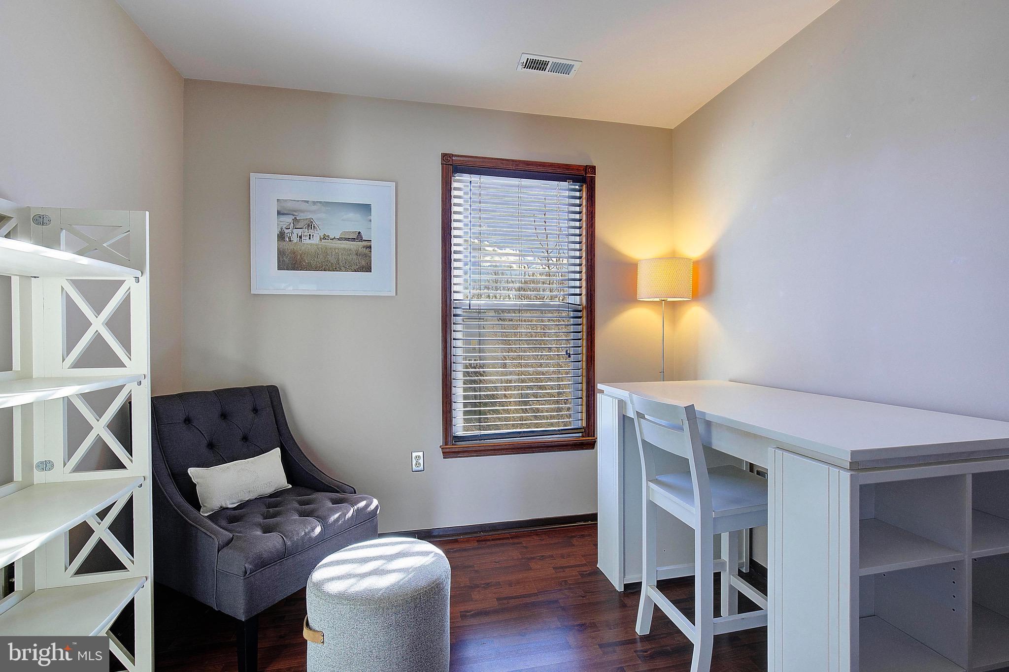 BURNT OAKS - Residential