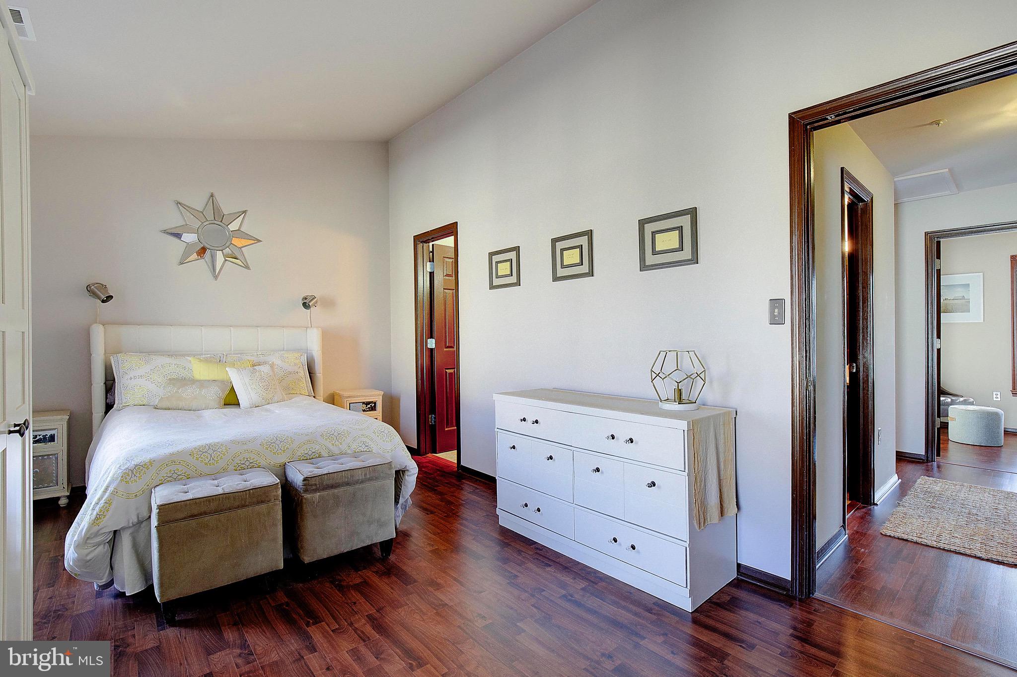 BURNT OAKS - Residential