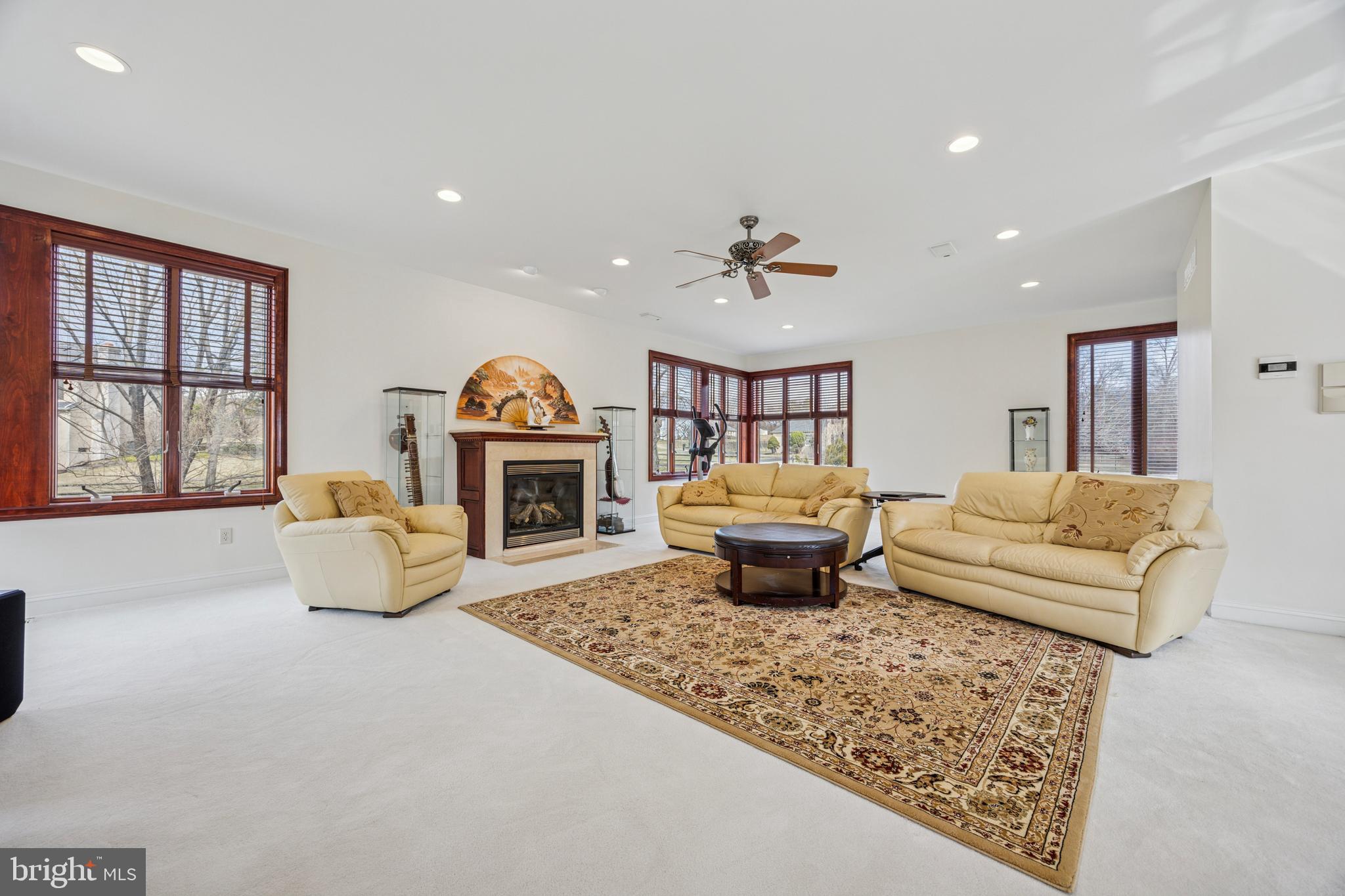 640 CHATHAM LANE