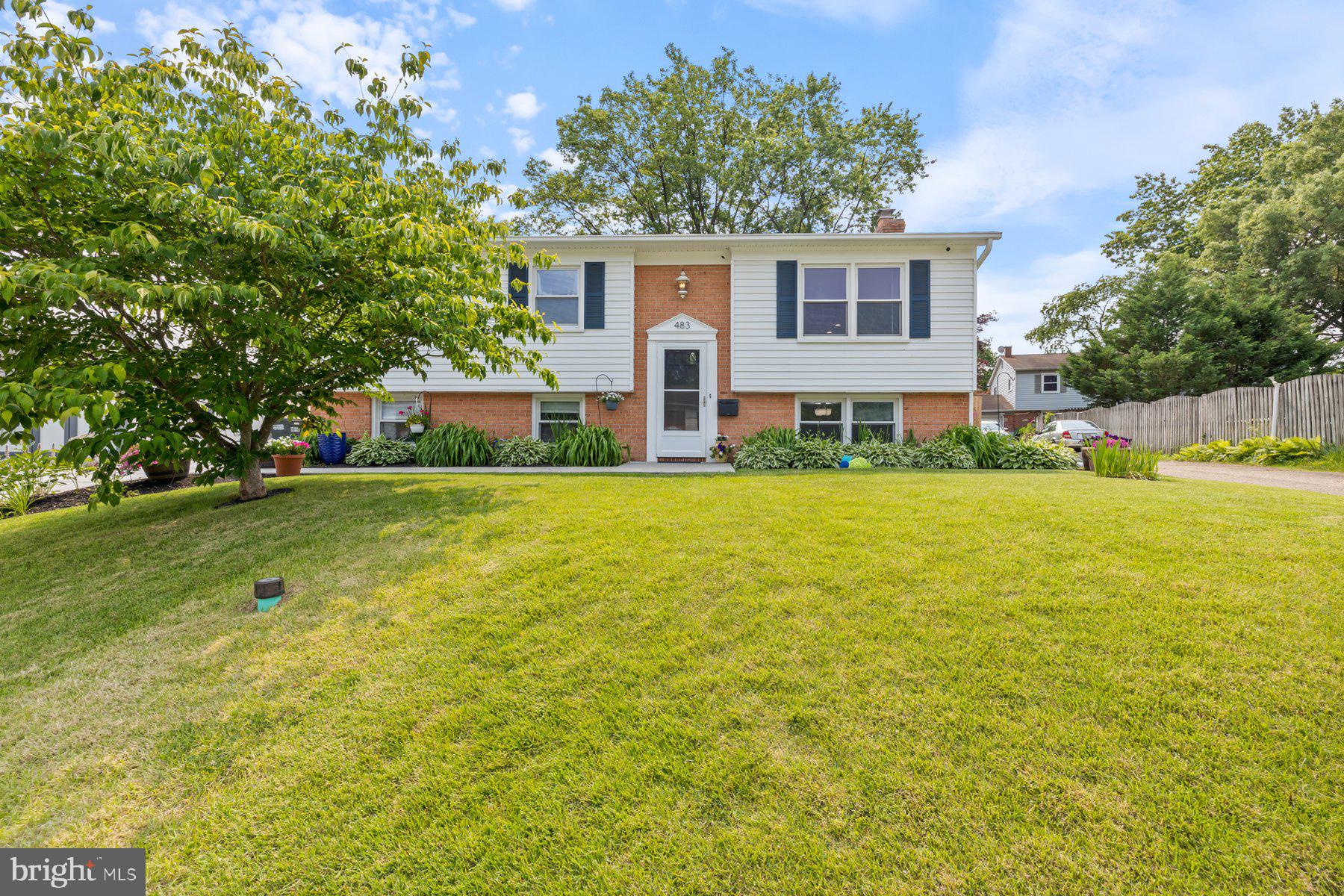 483 RITA DRIVE