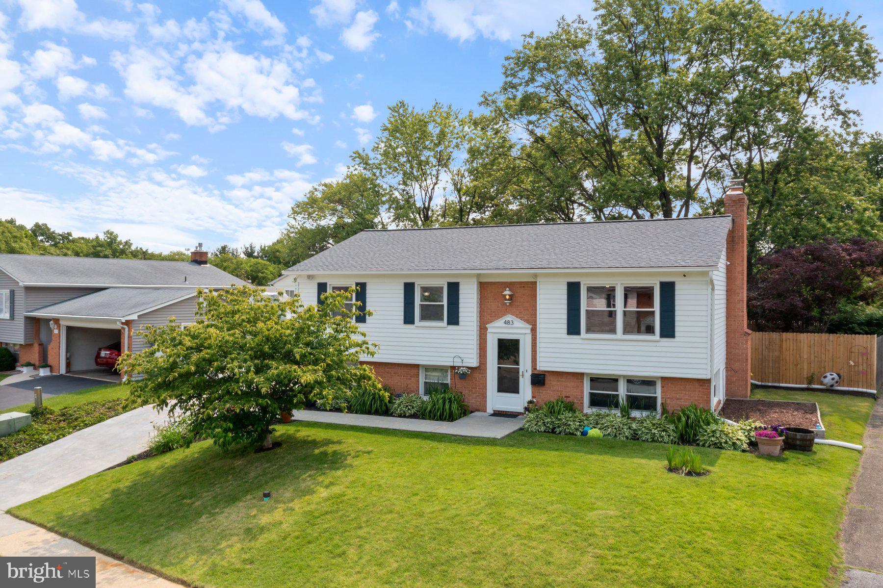 483 RITA DRIVE