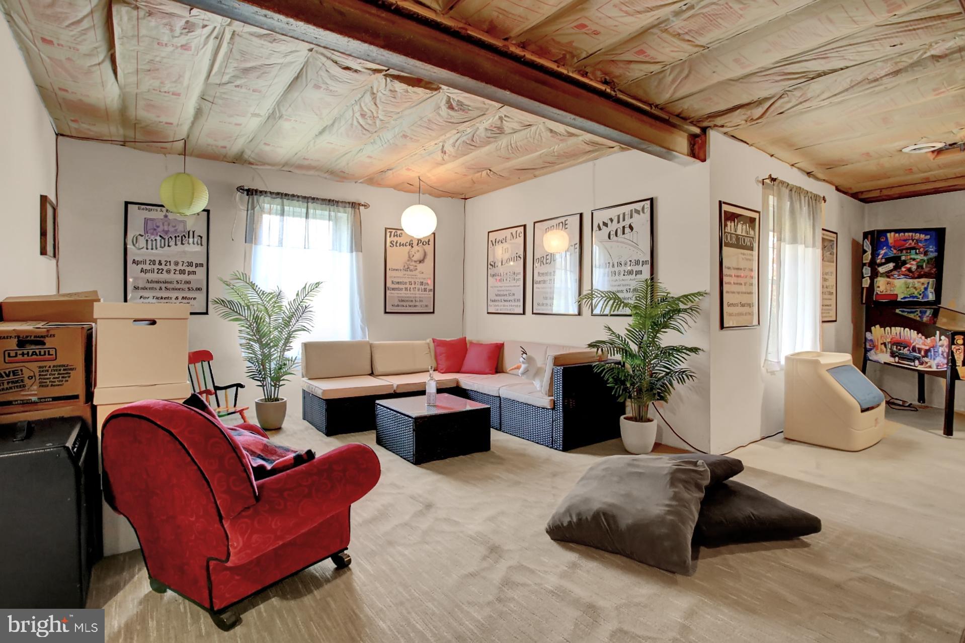 RIDGE CREST - Residential