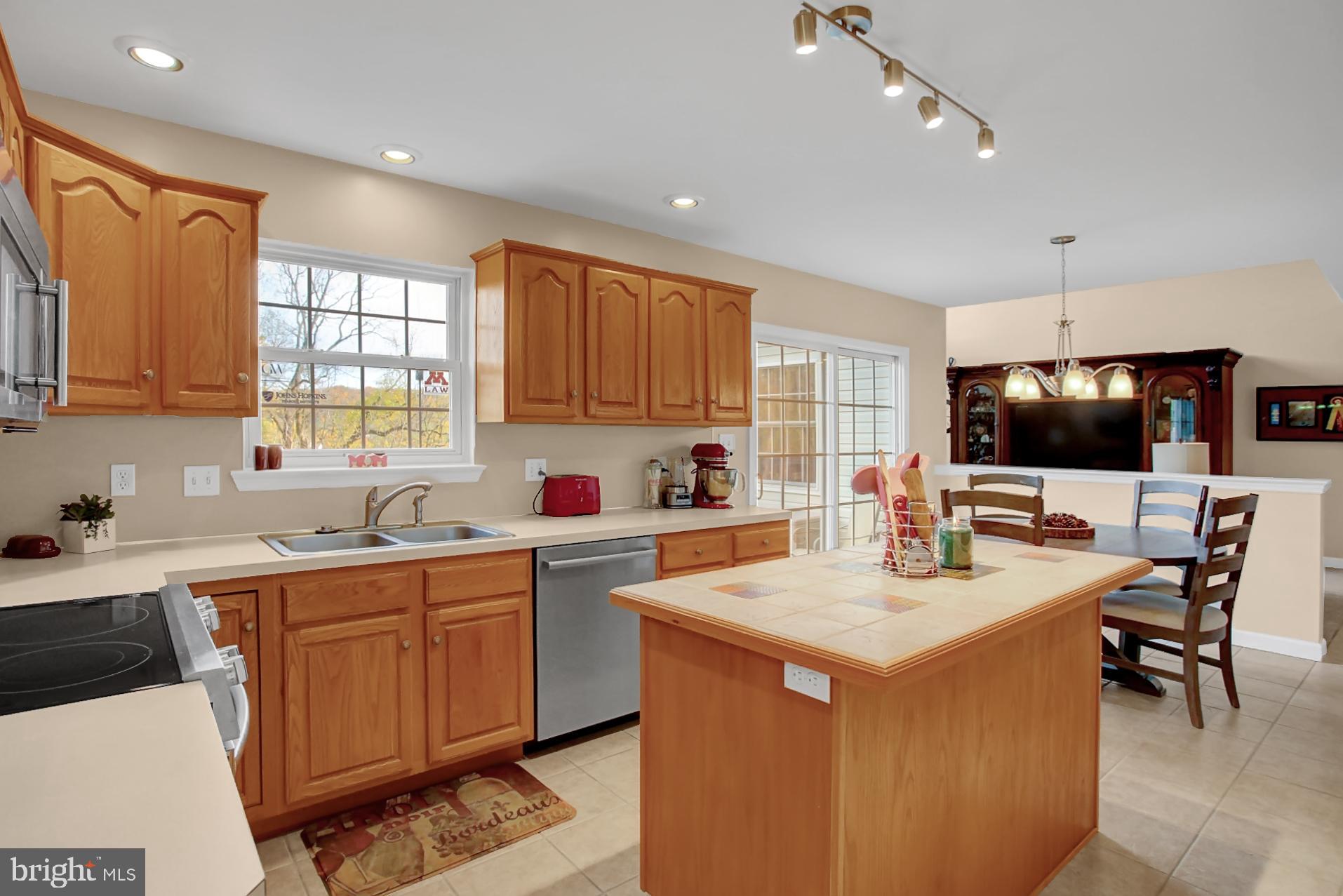 RIDGE CREST - Residential