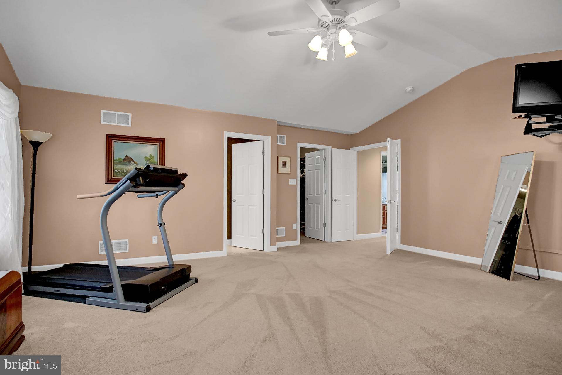 RIDGE CREST - Residential