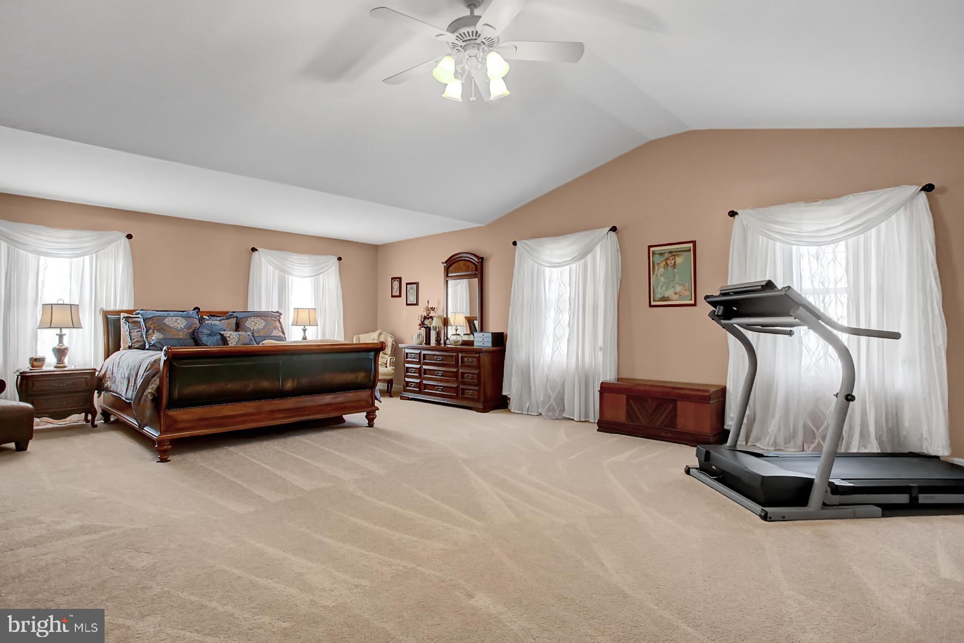 RIDGE CREST - Residential