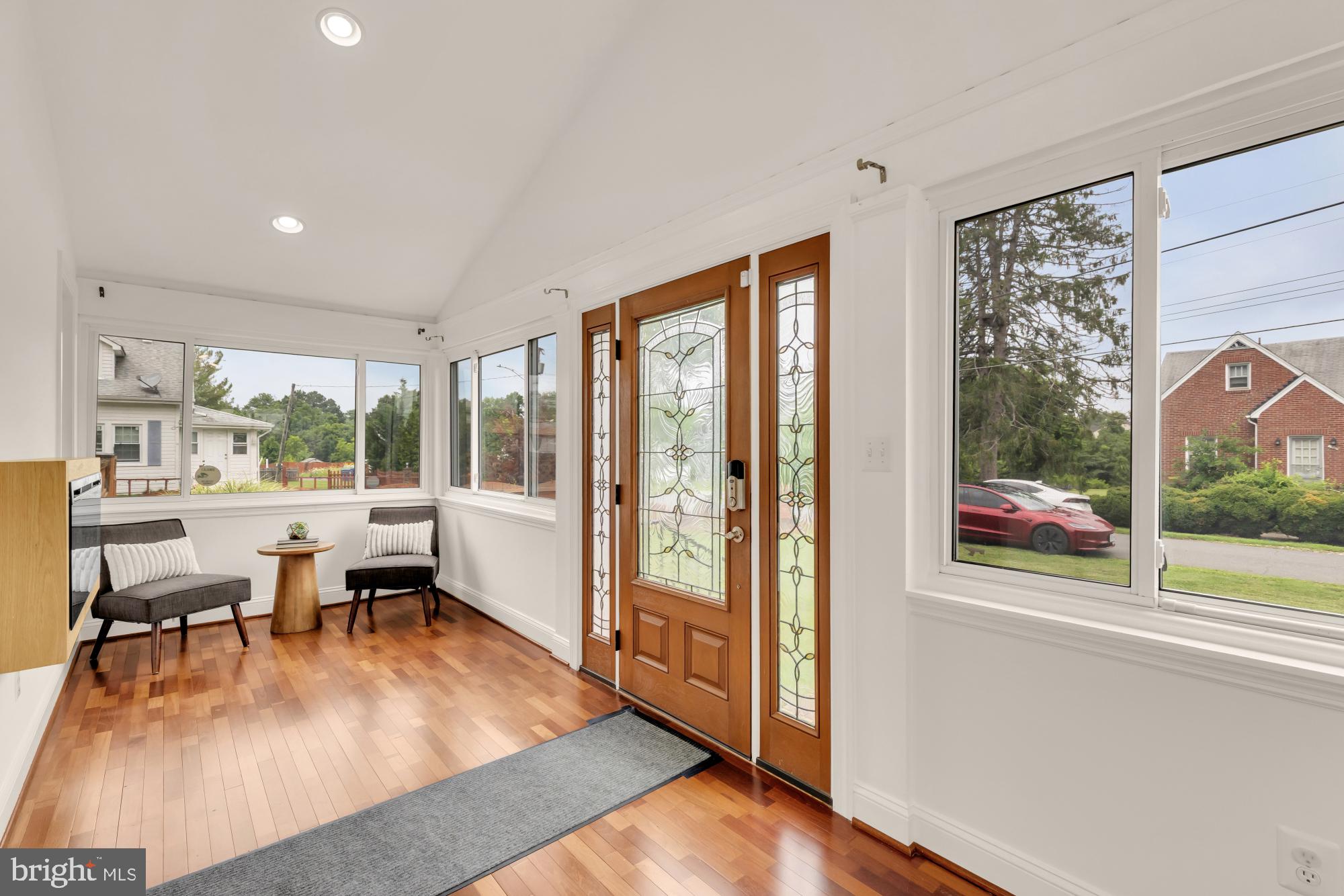 8604 WOODLAWN COURT