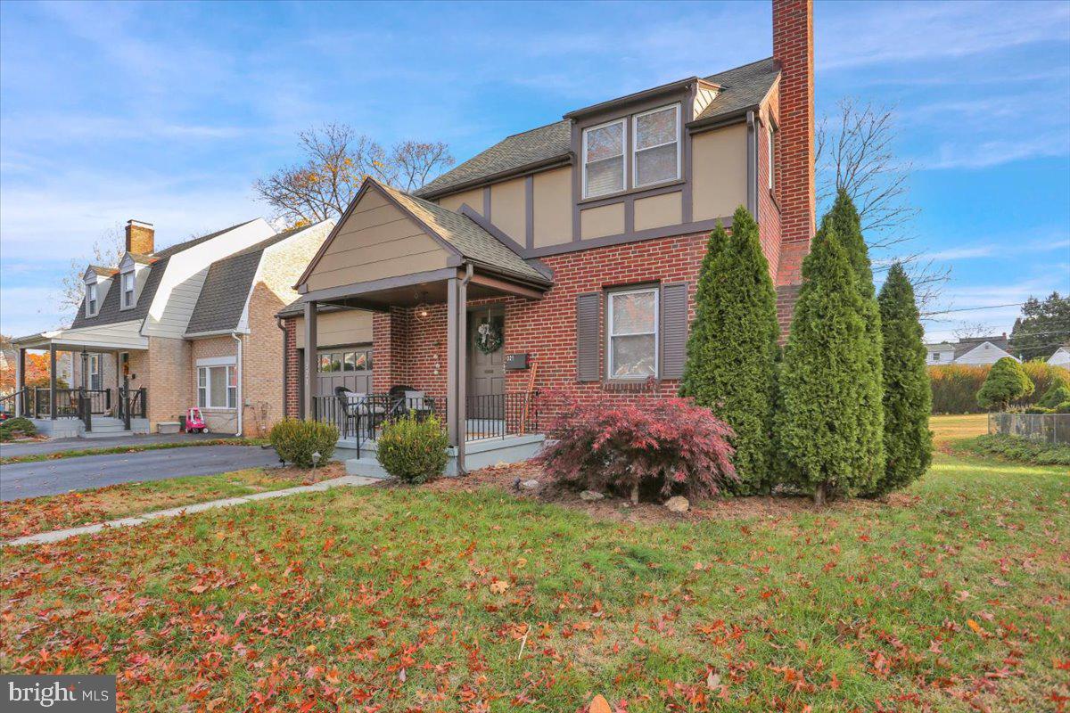 321 JEFFERSON BOULEVARD