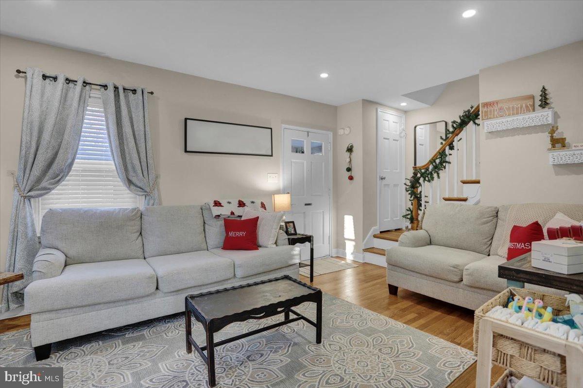 321 JEFFERSON BOULEVARD