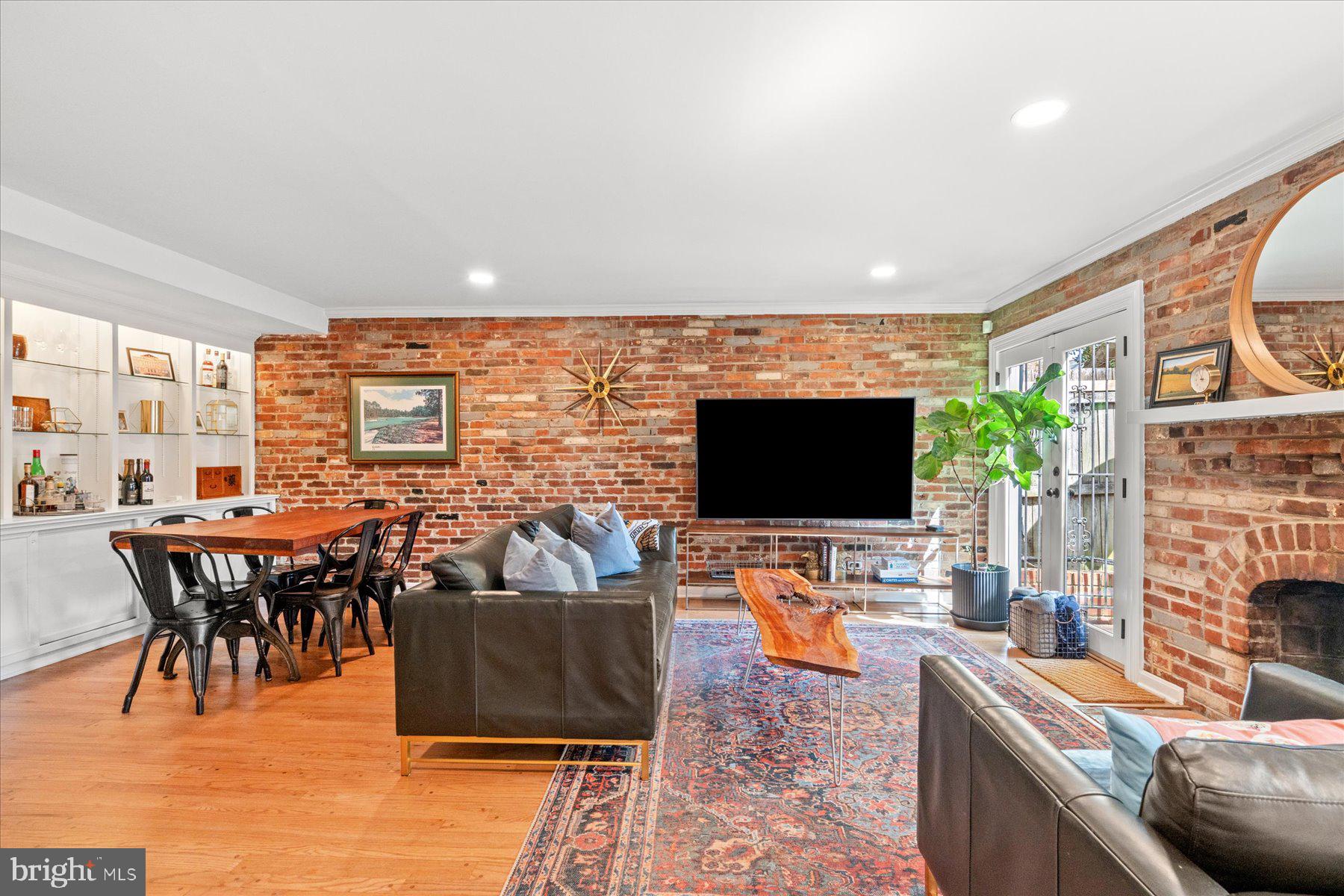 130 10TH STREET SE