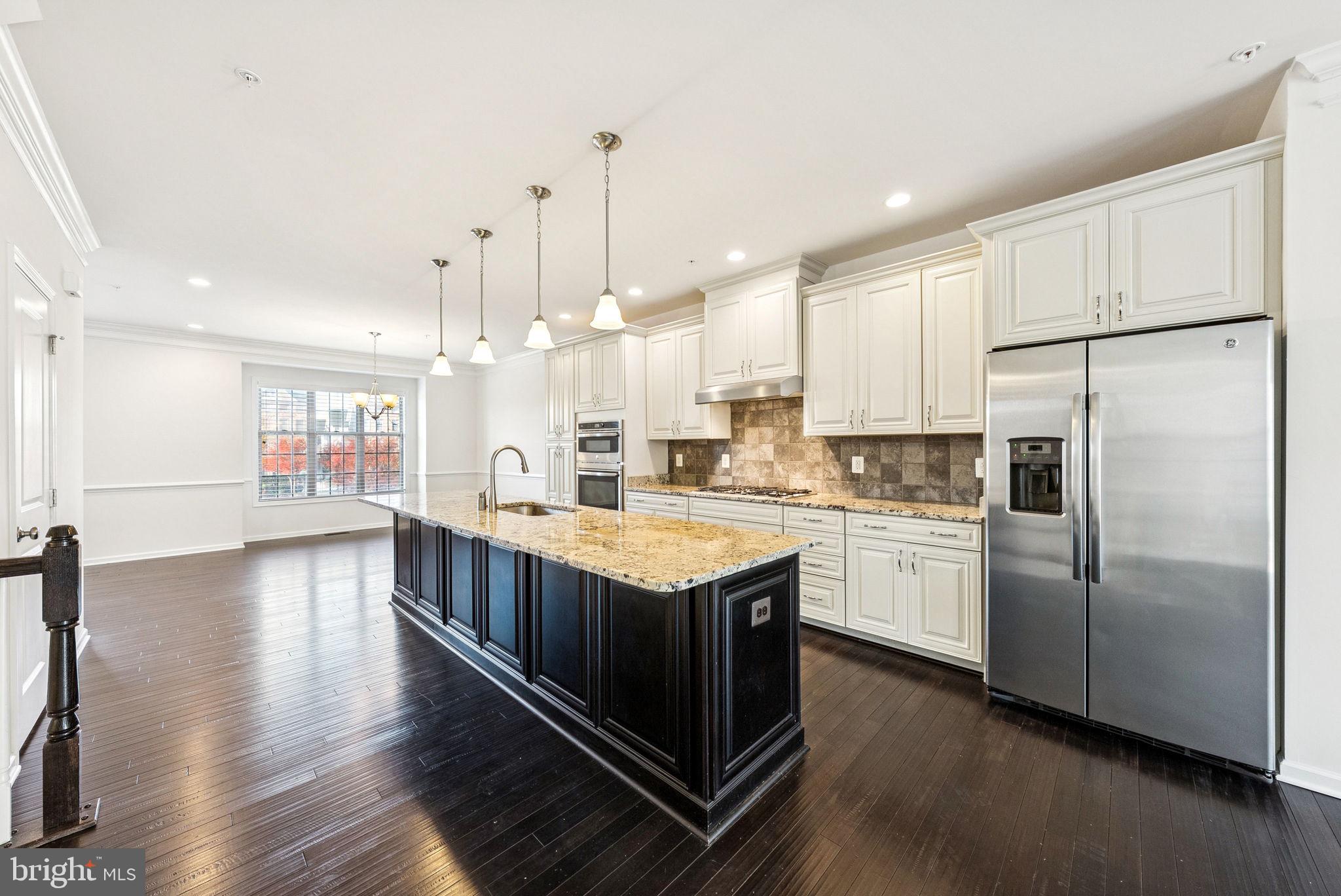 22613 NAUGATUCK SQUARE