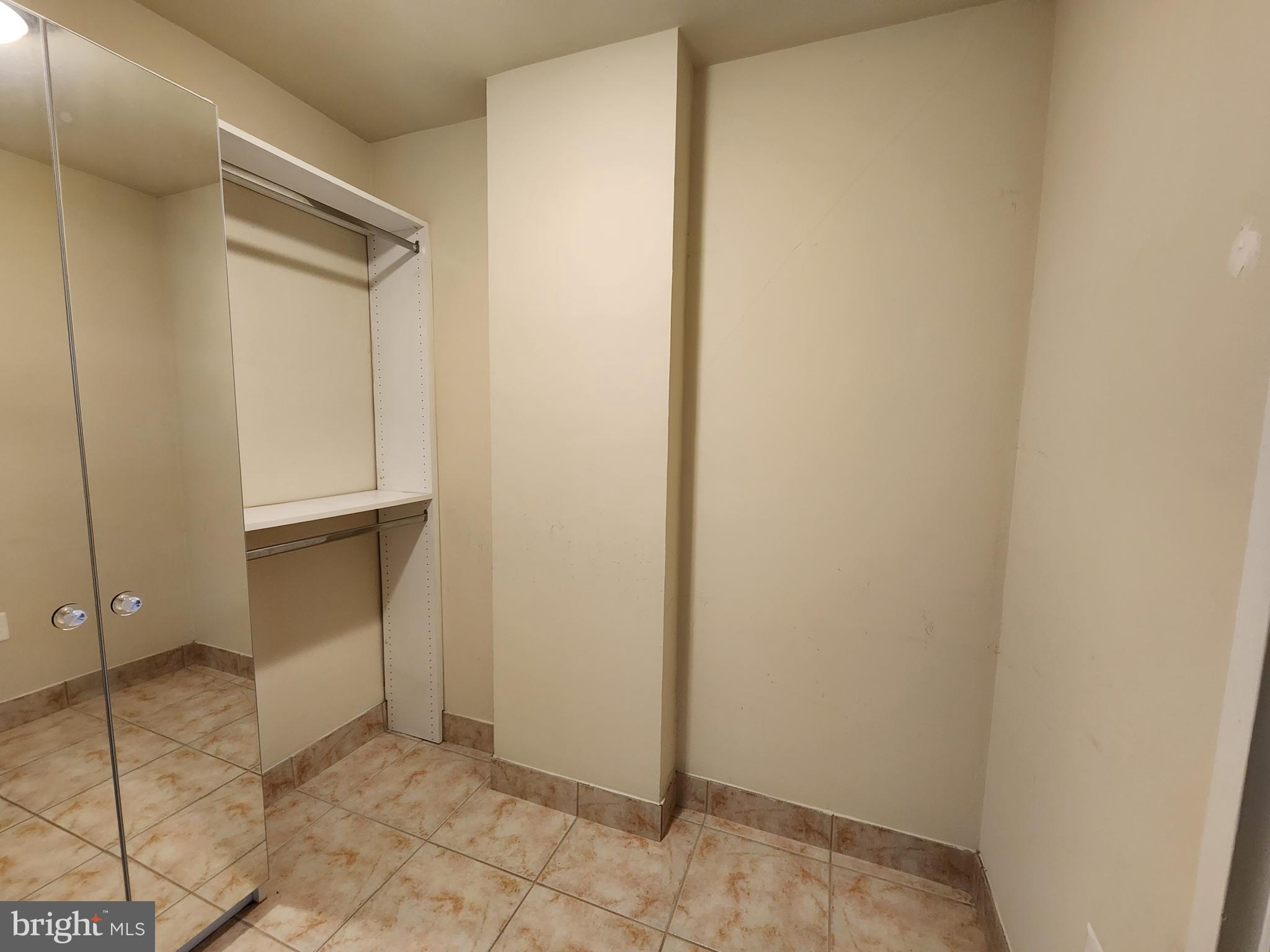 RIVER PLACE EAST - Residential Lease