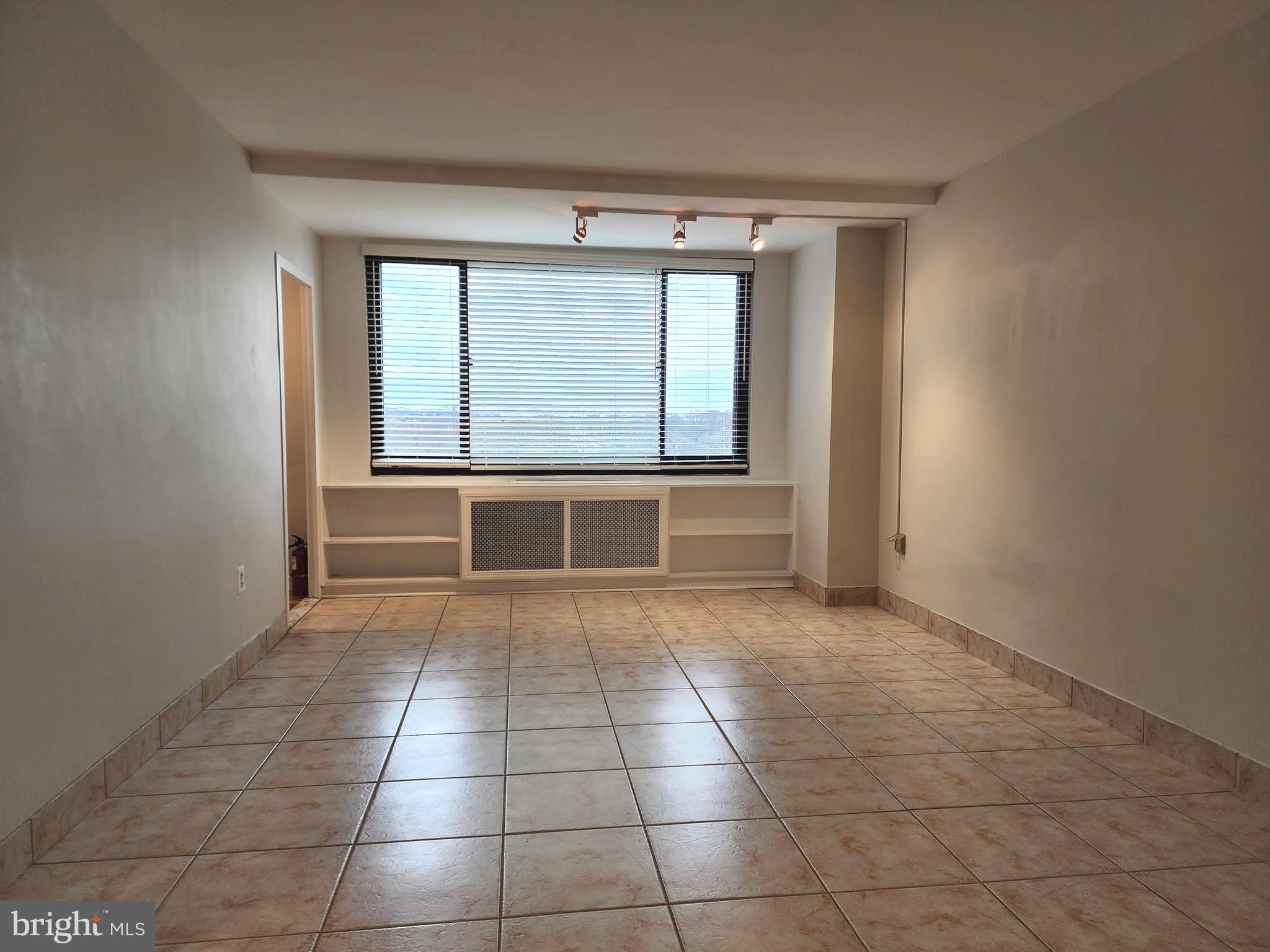 RIVER PLACE EAST - Residential Lease