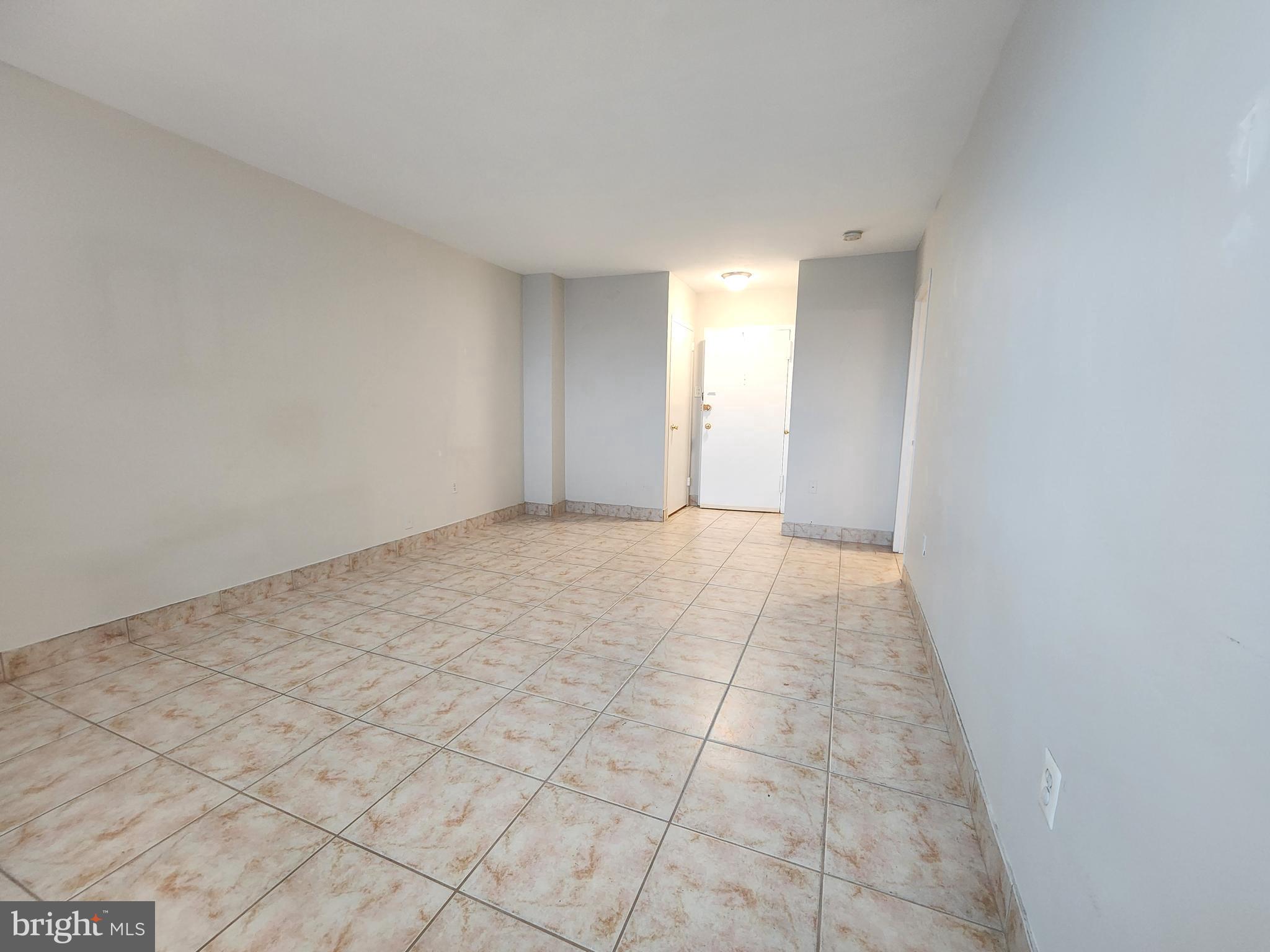 RIVER PLACE EAST - Residential Lease