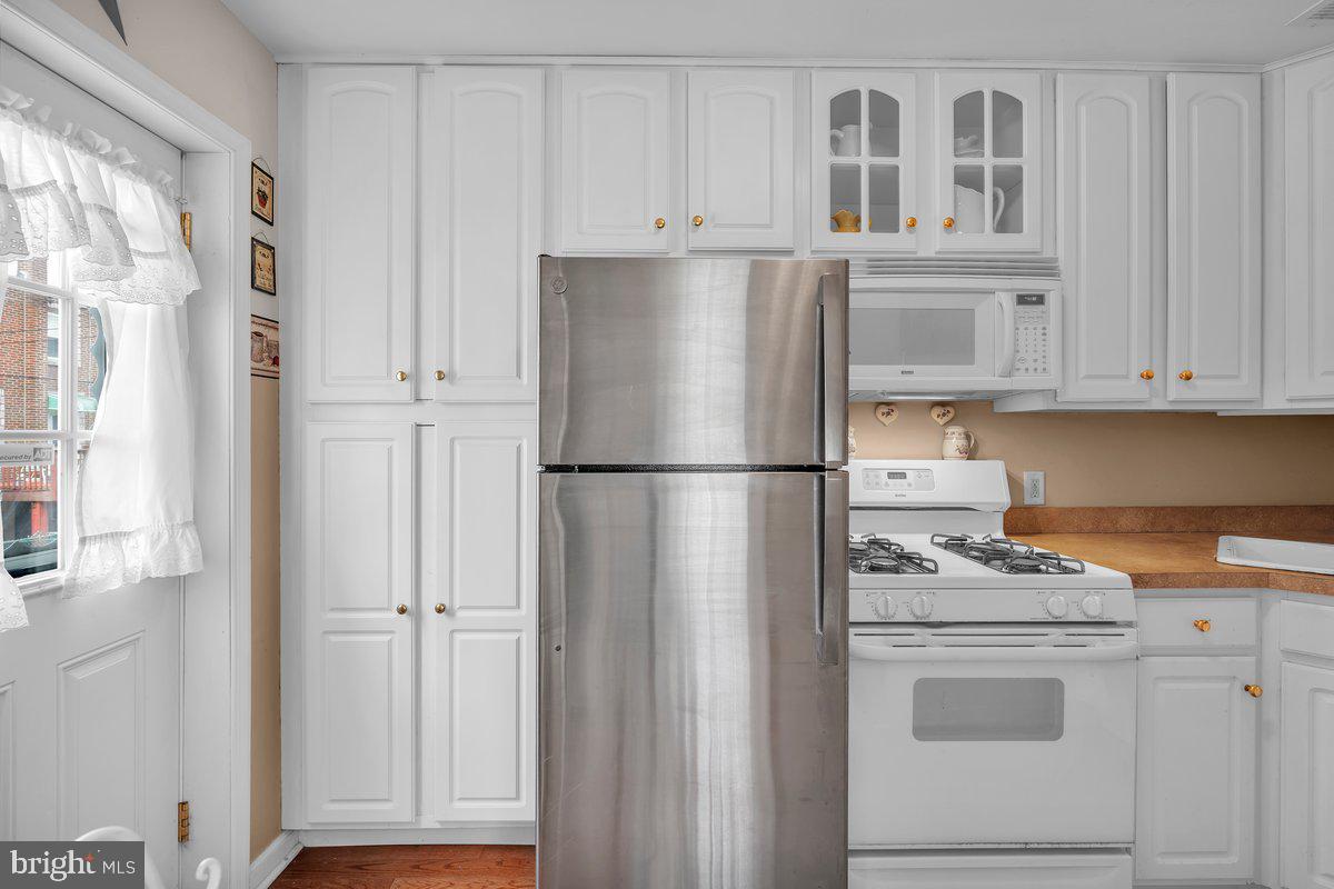 MAYFAIR (WEST) - Residential