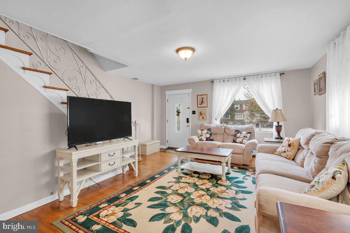 MAYFAIR (WEST) - Residential