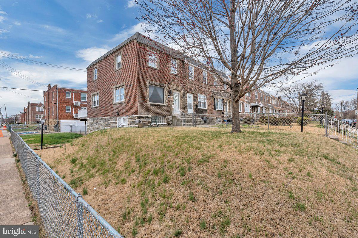 MAYFAIR (WEST) - Residential