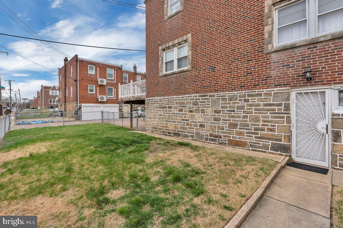 MAYFAIR (WEST) - Residential