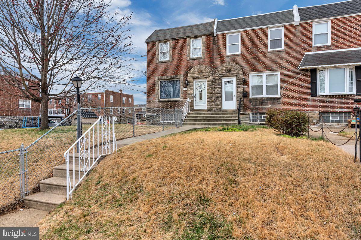 MAYFAIR (WEST) - Residential