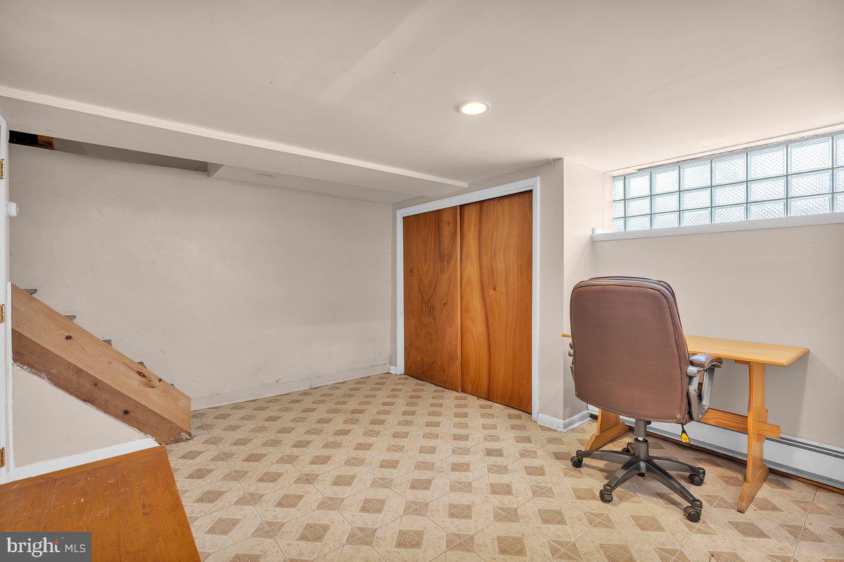 MAYFAIR (WEST) - Residential