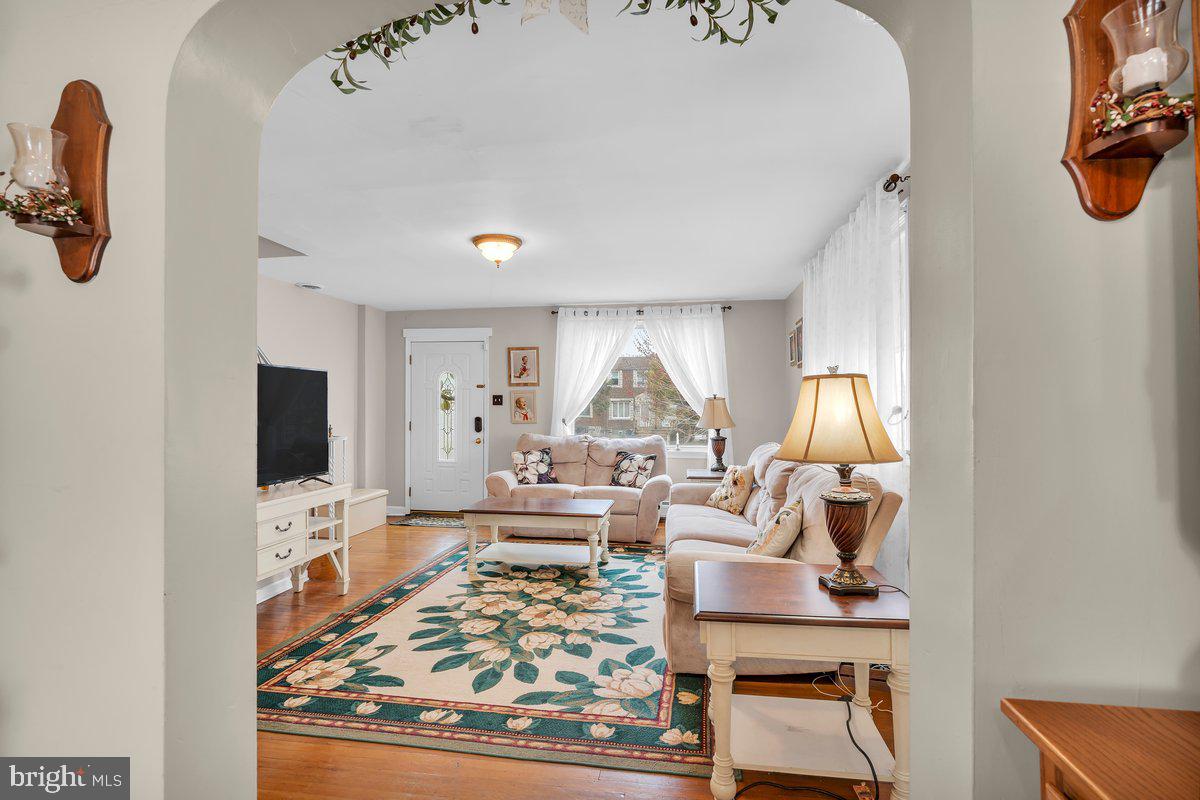 MAYFAIR (WEST) - Residential