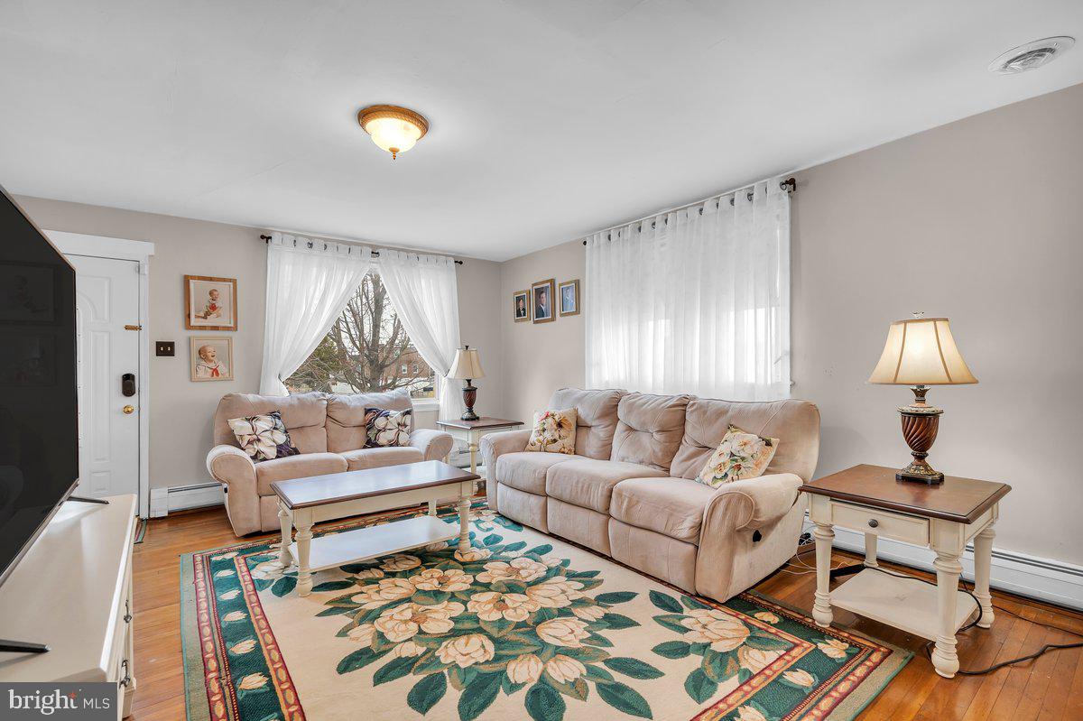 MAYFAIR (WEST) - Residential