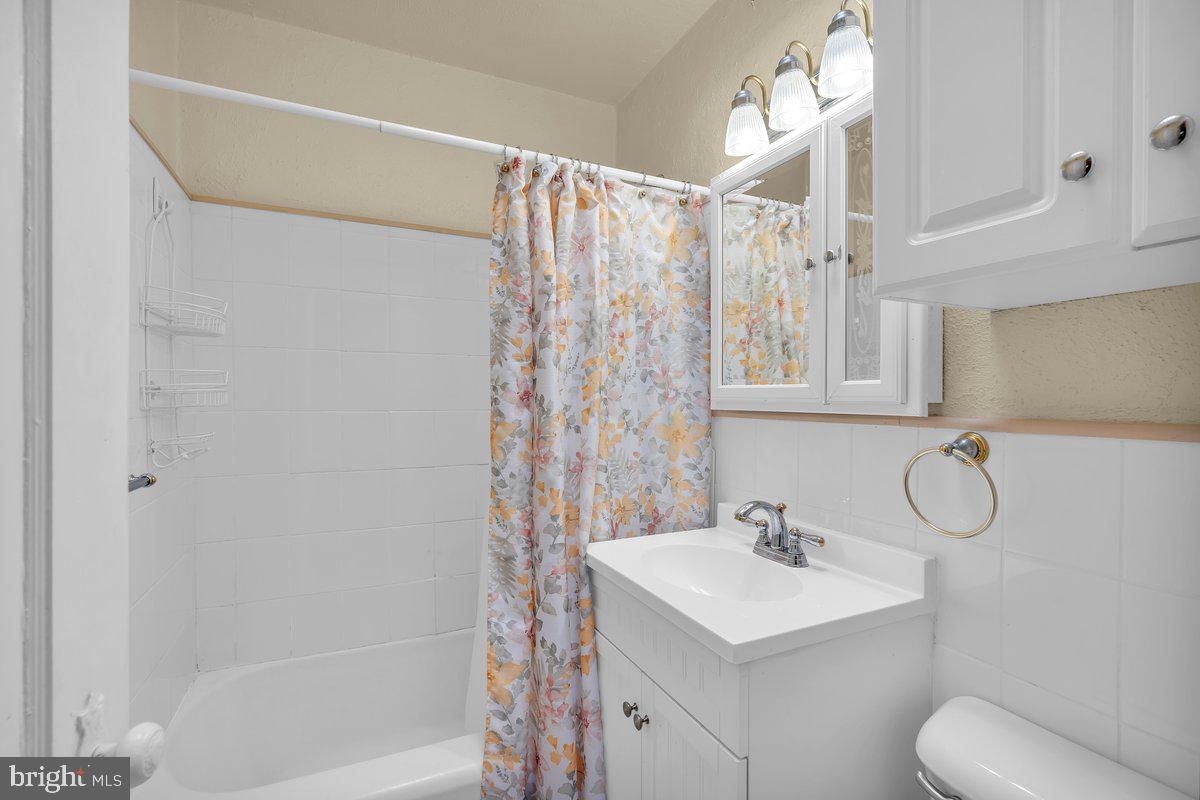 MAYFAIR (WEST) - Residential